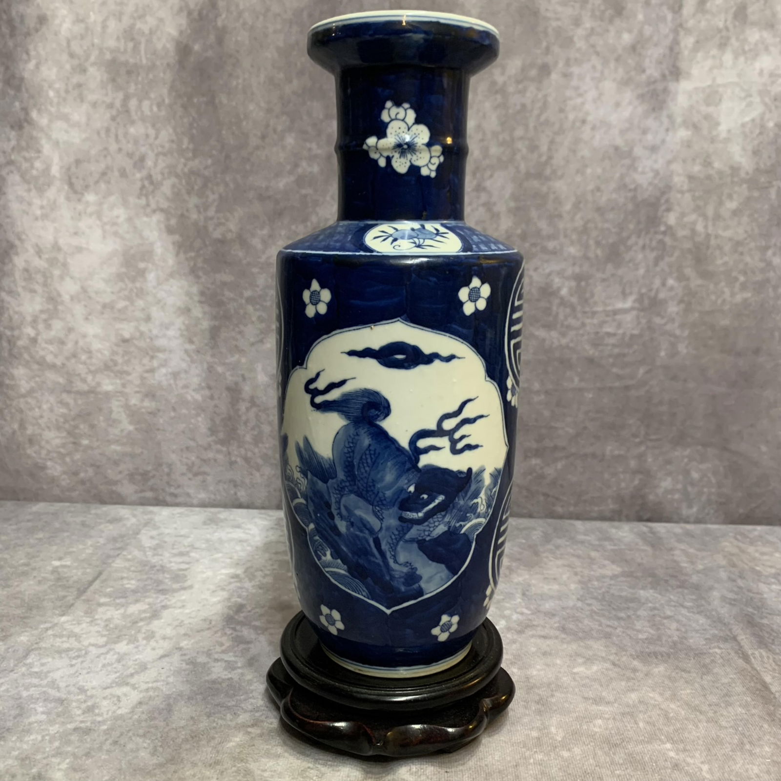 BLUE AND WHITE BEAST PATTERN PORCELAIN VASE - 3