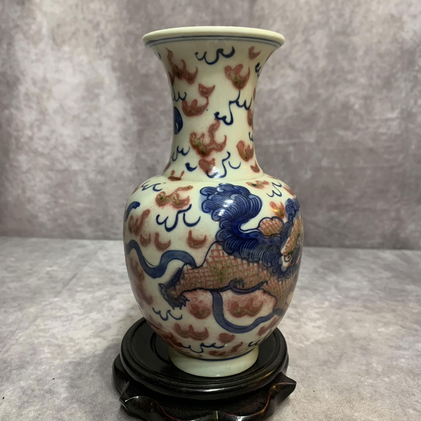 BLUE AND WHITE DRAGON PATTERN PORCELAIN VASE - 4