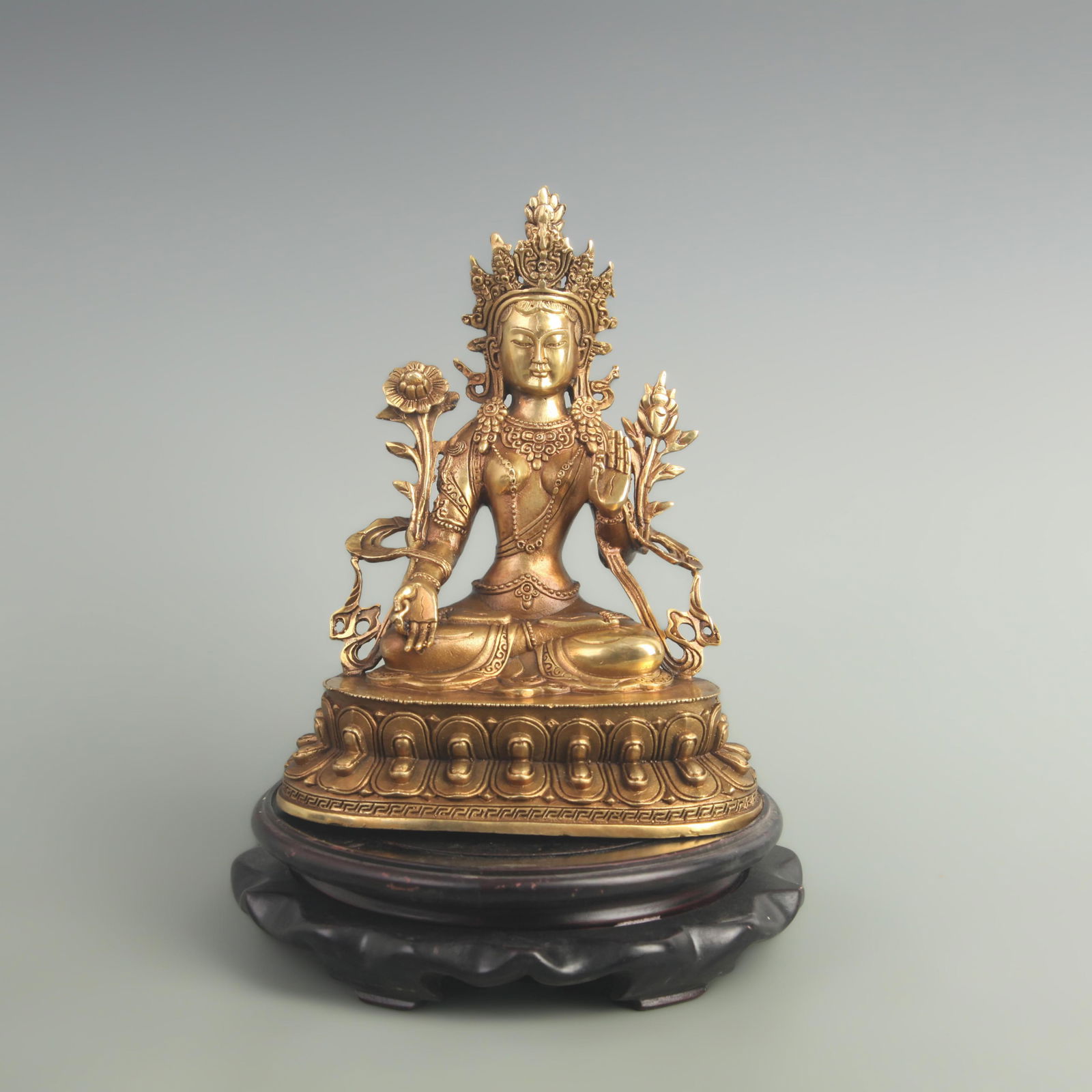 A FINE GILT BRONZE BUDDHISM GREEN TARA STATUE: 19th Century; High: 8.50 inch; Width: 4.50 inch; Long: 6.80 inch;