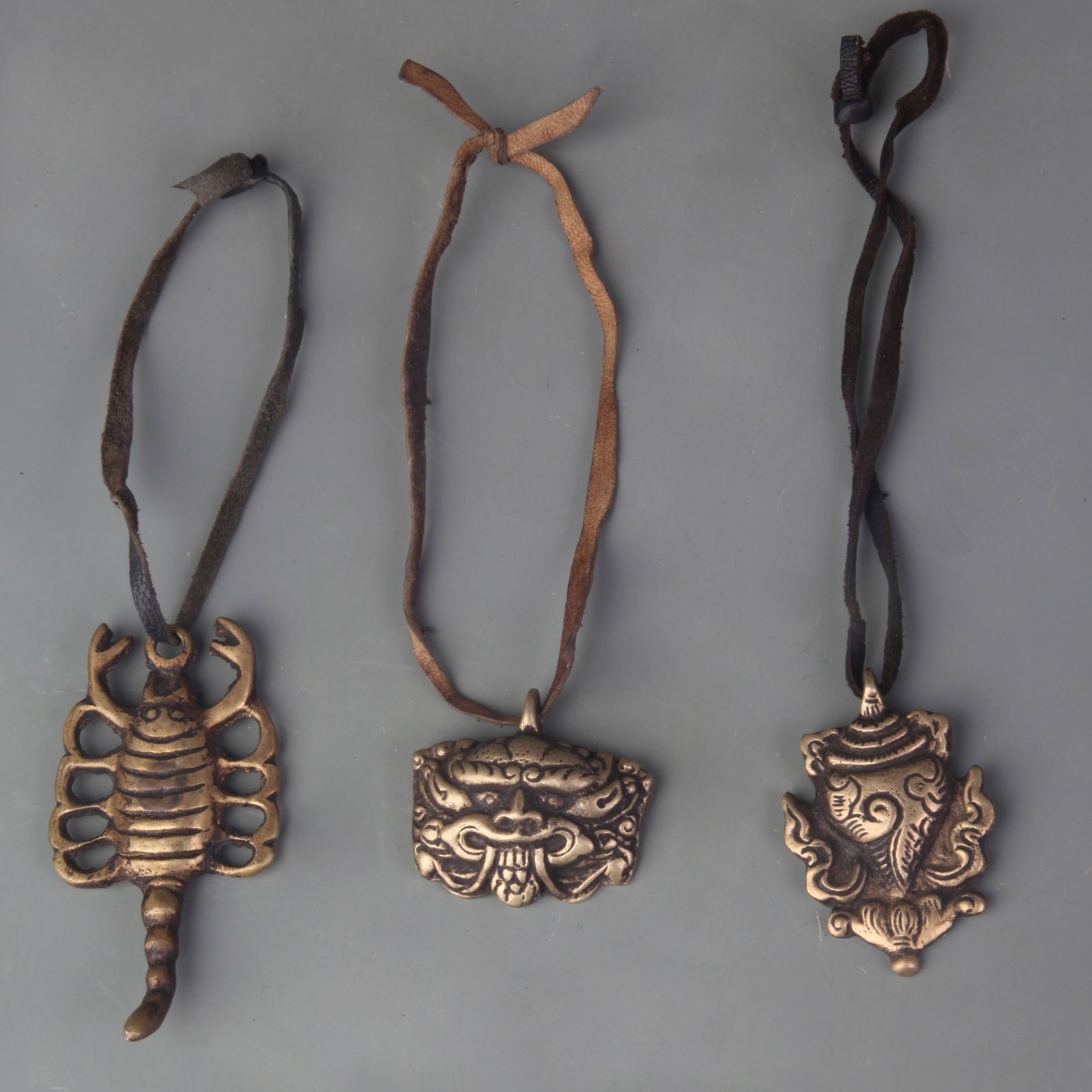 A FINE TIBETAN BUDDHIST BRONZE BUDDHIST STUPA: Qing Dynasty; Long:1.4~2.9 inch