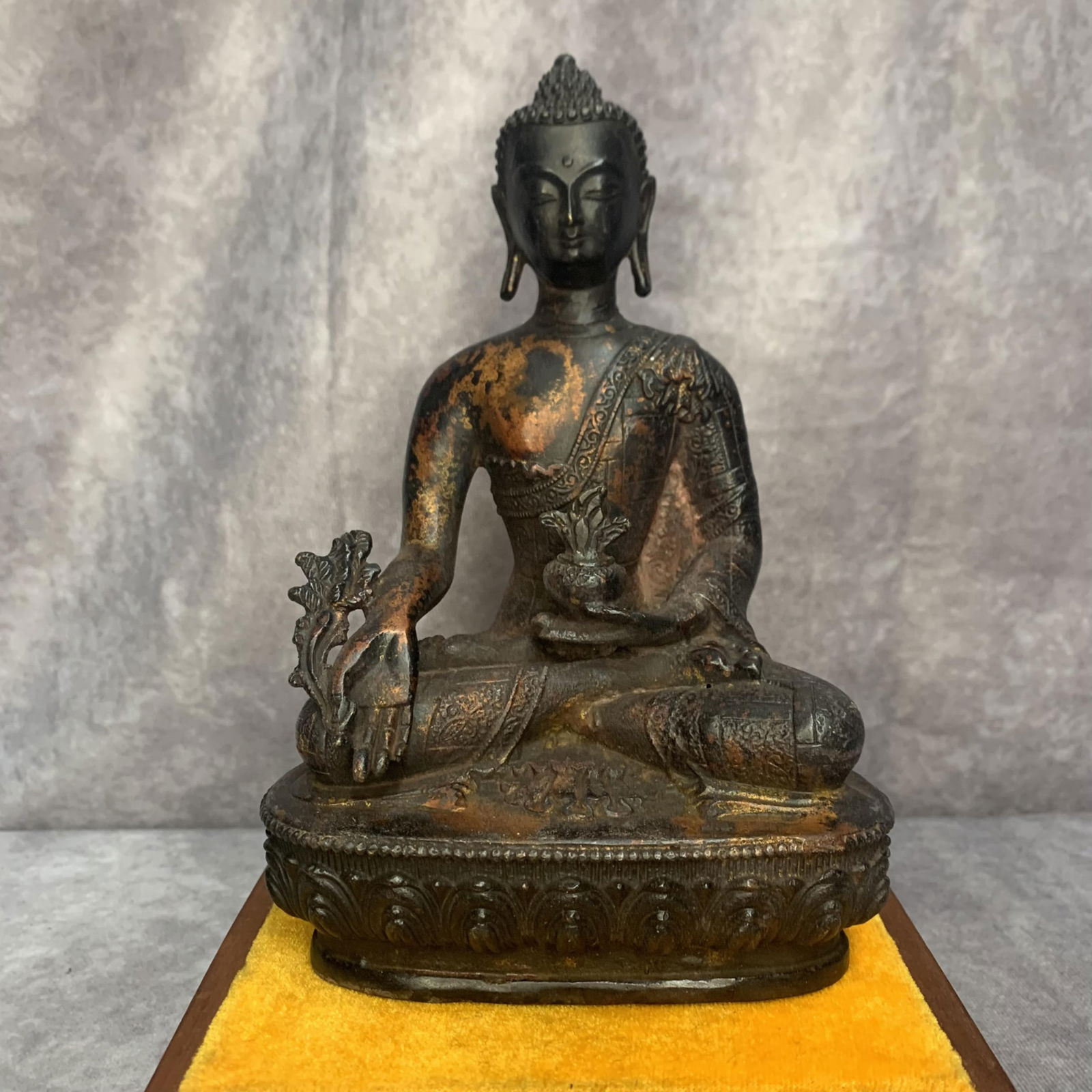 A FINE INSCRIBED BRONZE-REPOUSSE FIGURE OF AMITABHA BUDDHA: Qing Dynasty; High: 7.9 inch; Width: 5.3 inch; Long: 3.4 inch;