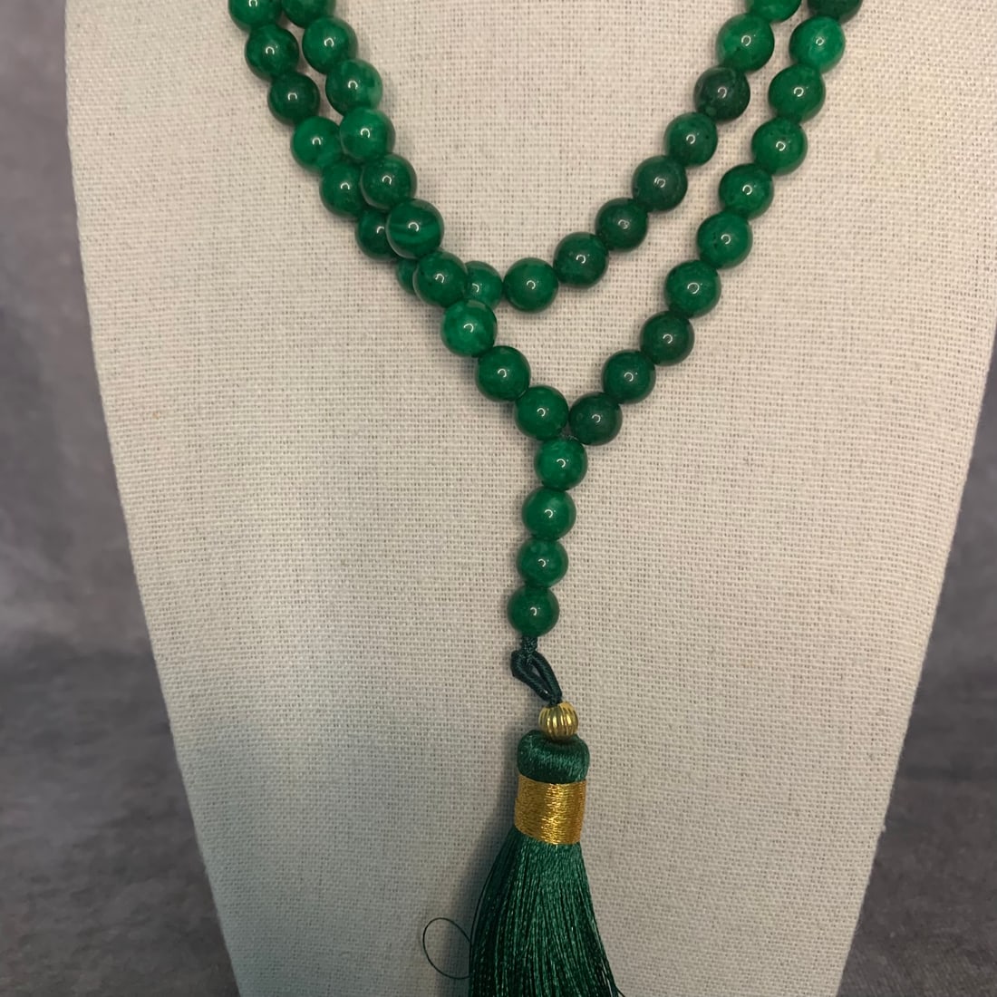 A FINE JADE MADE NECKLACE - 2