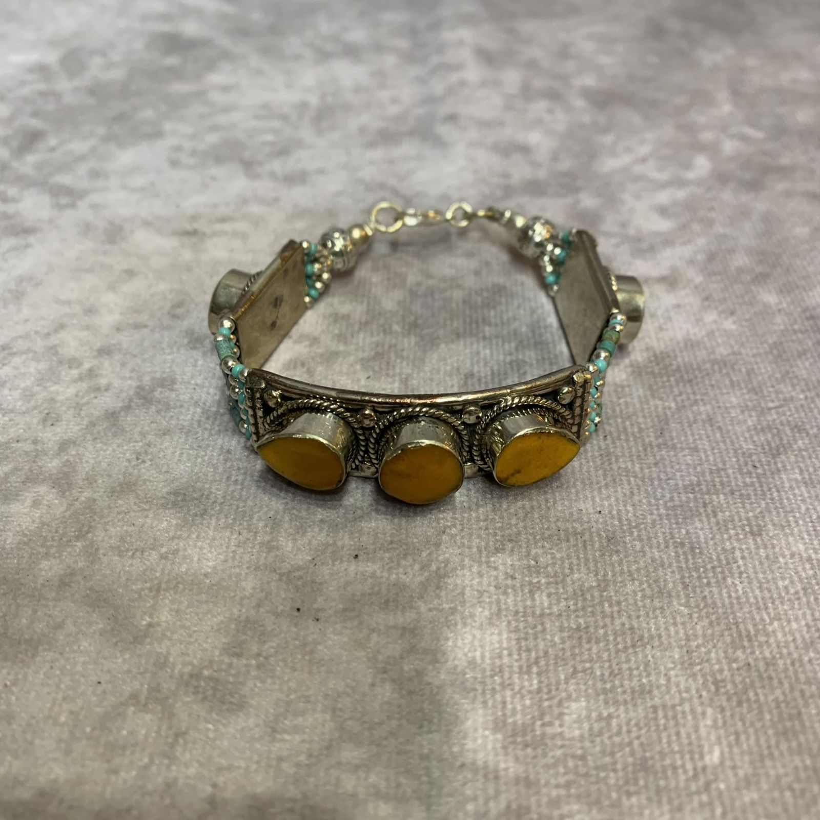 A FINE WHITE BRONZE BRACELETS WITH GEM STONE - 2