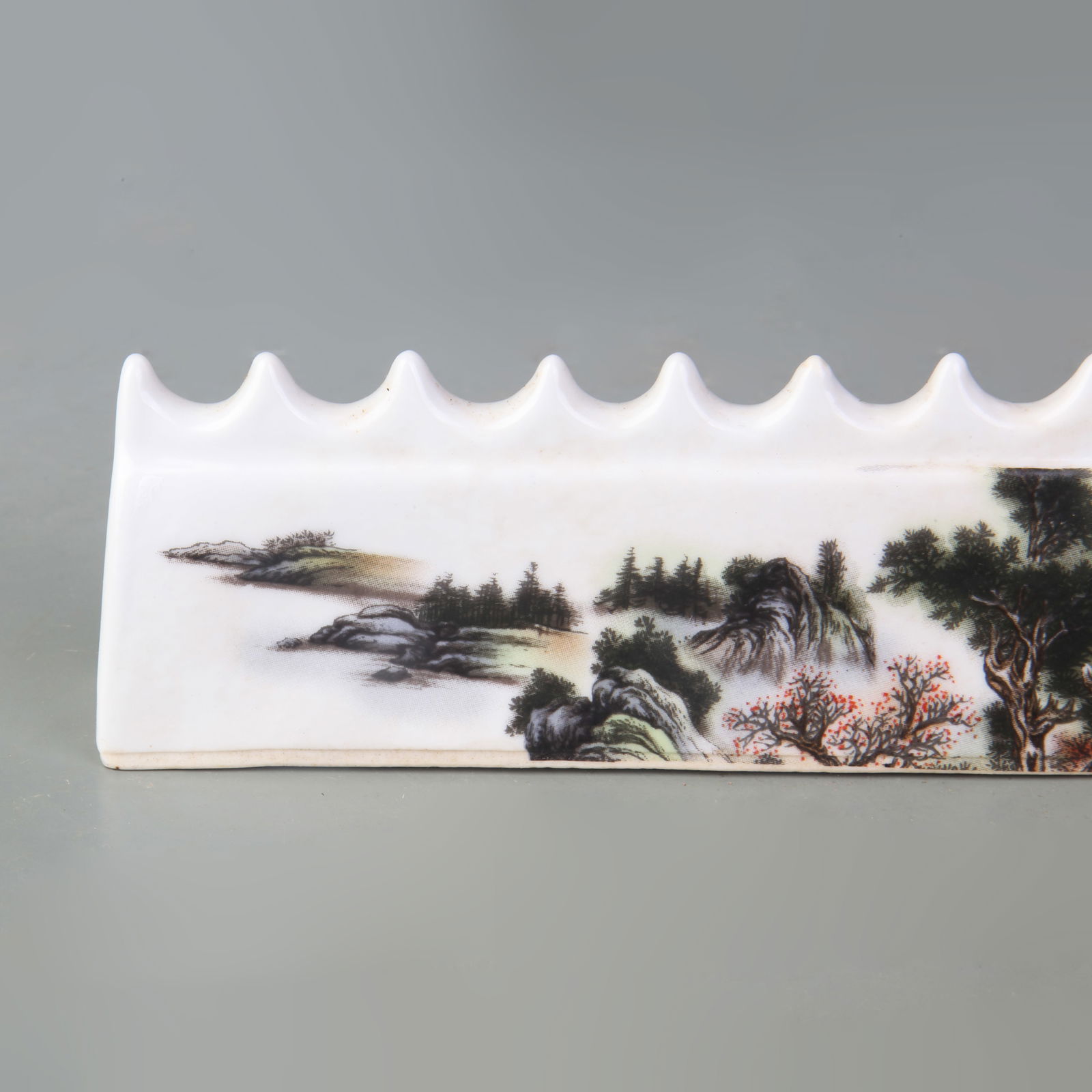 FAMILLE-ROSE LANDSCAPE PATTERN BRUSH REST - 2