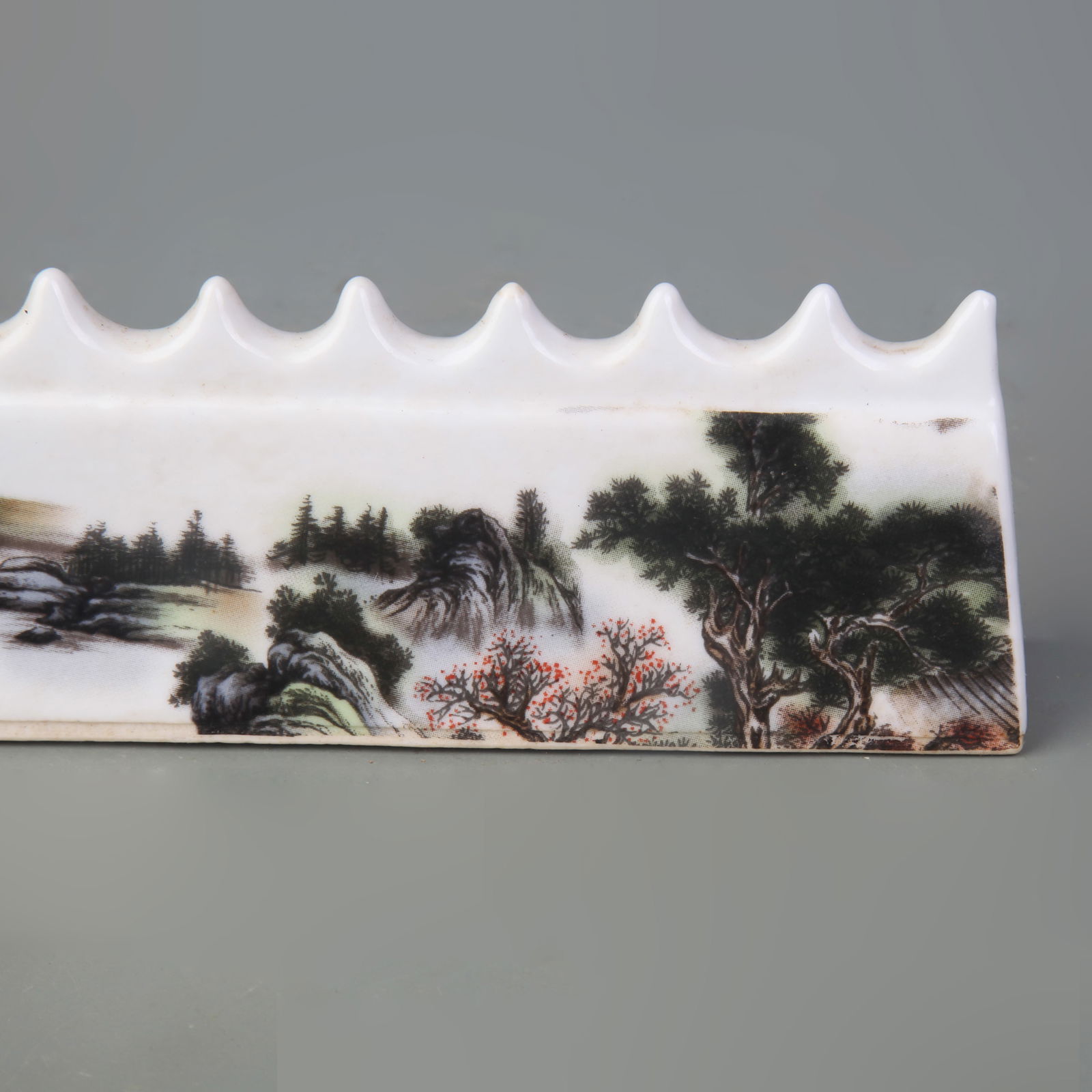 FAMILLE-ROSE LANDSCAPE PATTERN BRUSH REST - 3