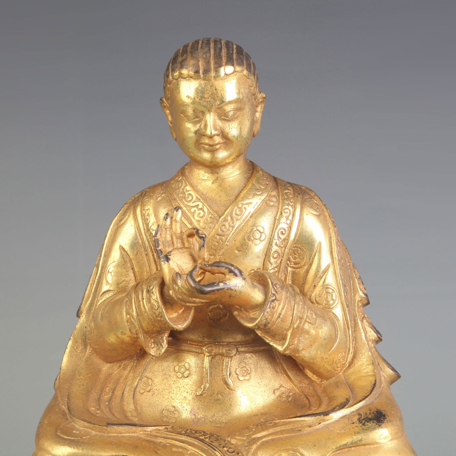 A FINE BRONZE ARHAT FIGURE - 2