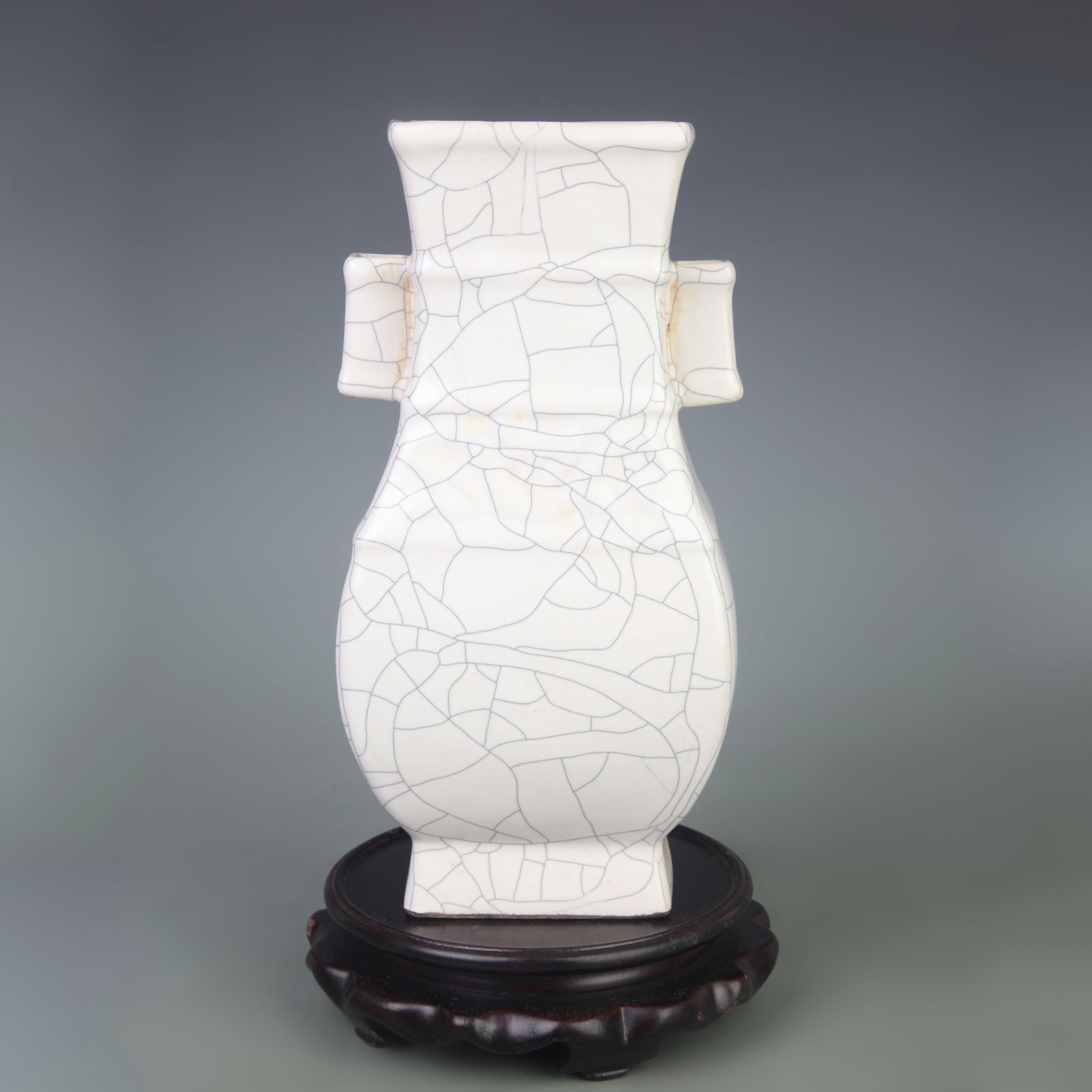 GE KILN DOUBLE-LUG PORCELAIN VASE: Song Dynasty Style; High: 9.0 inch; Diameter: 2.4 inch