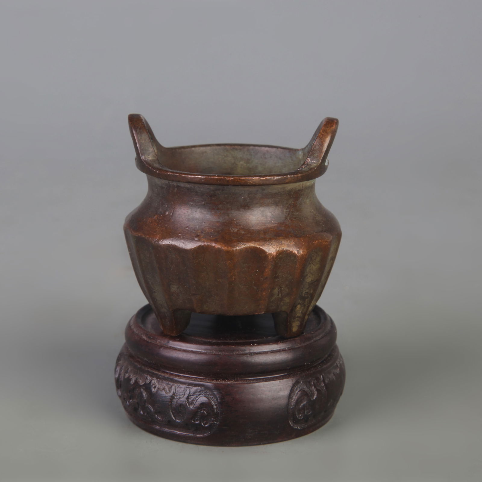 SMALL THREE-LEGGED INCENSE BURNER WITH BRIDGE HANDLES: Qing Dynasty; Width: 2.1 inch; High: 2.1 inch