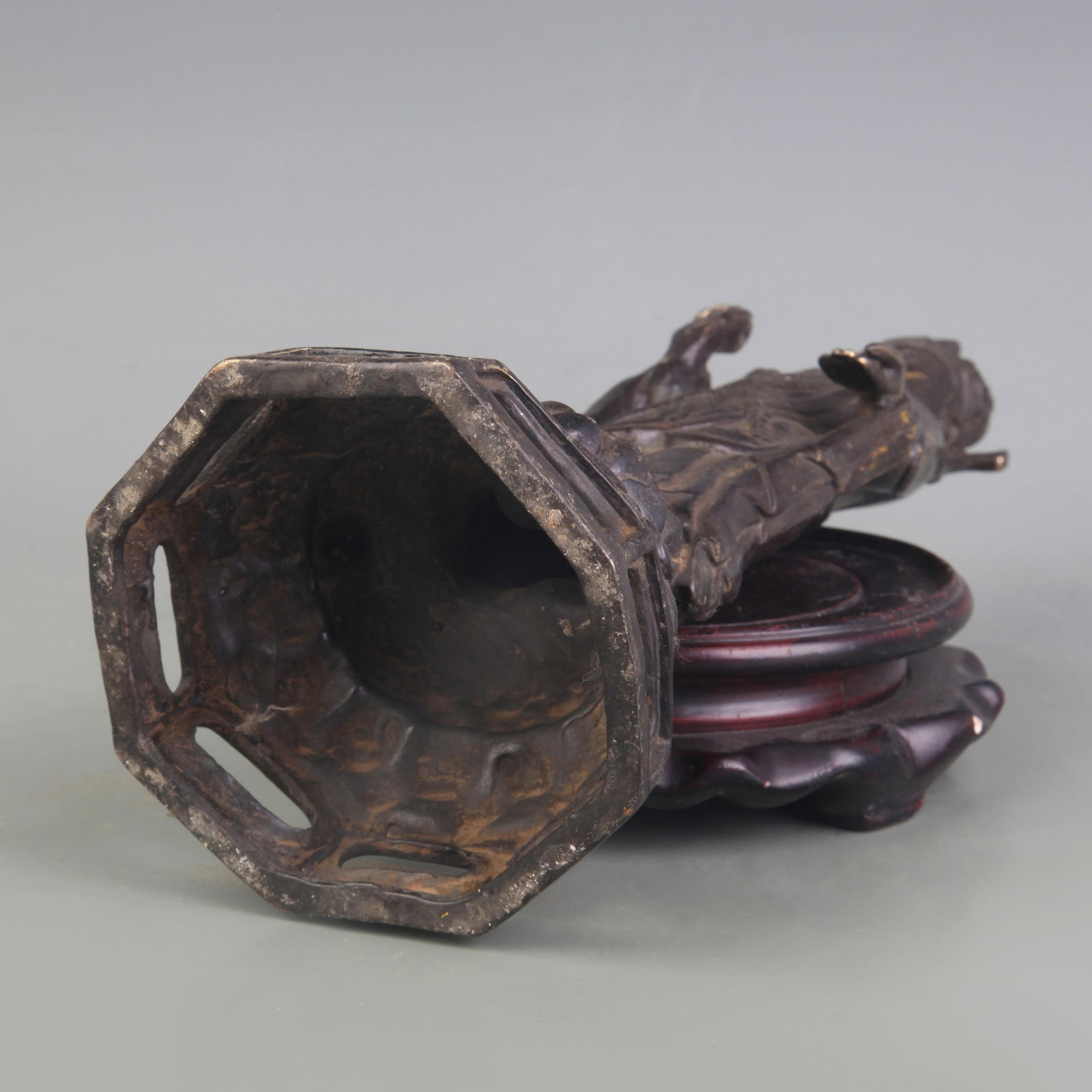 A FINE BRONZE BUDDHA STATUE - 5