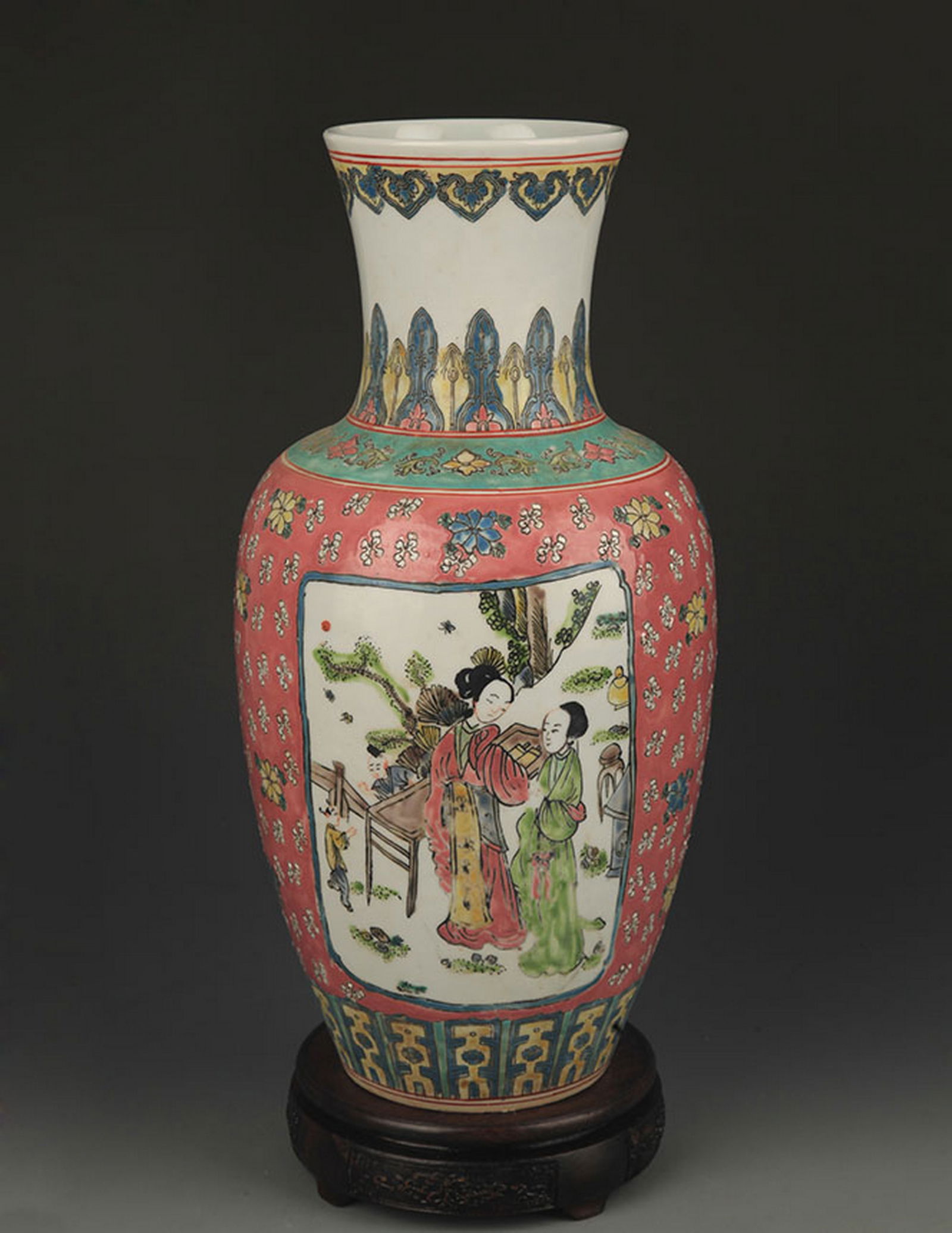 FAMILLE VERTE STORY PAINTED GUAN YIN STYLE VASE: Qing Dynasty Kang Xi Period; High: 16.25 inch; Diameter: 4.75 inch;