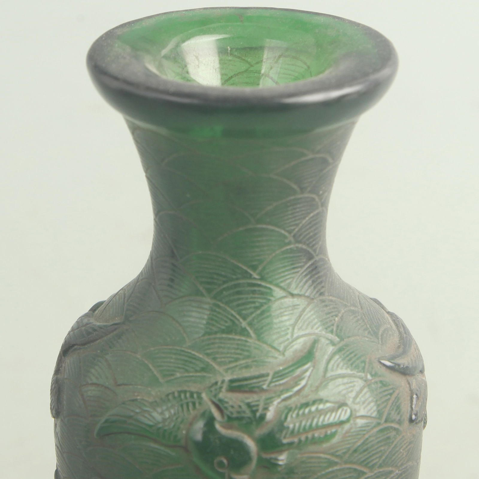 GREEN COLORED MANDARIN DUCK PATTERN GLASS VASE - 2