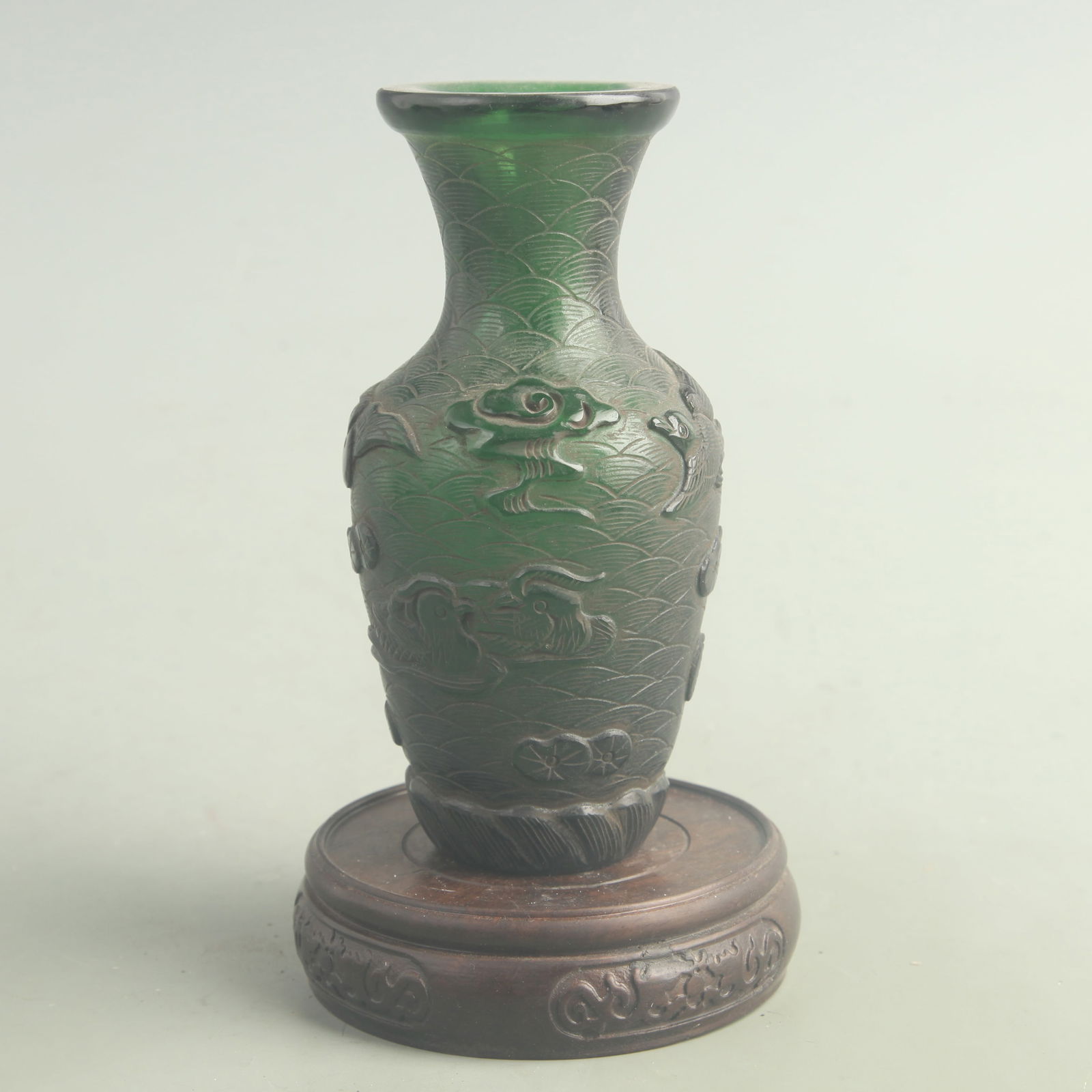 GREEN COLORED MANDARIN DUCK PATTERN GLASS VASE - 4