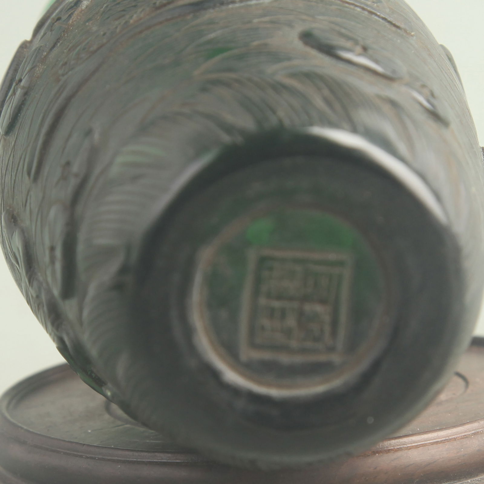 GREEN COLORED MANDARIN DUCK PATTERN GLASS VASE - 5