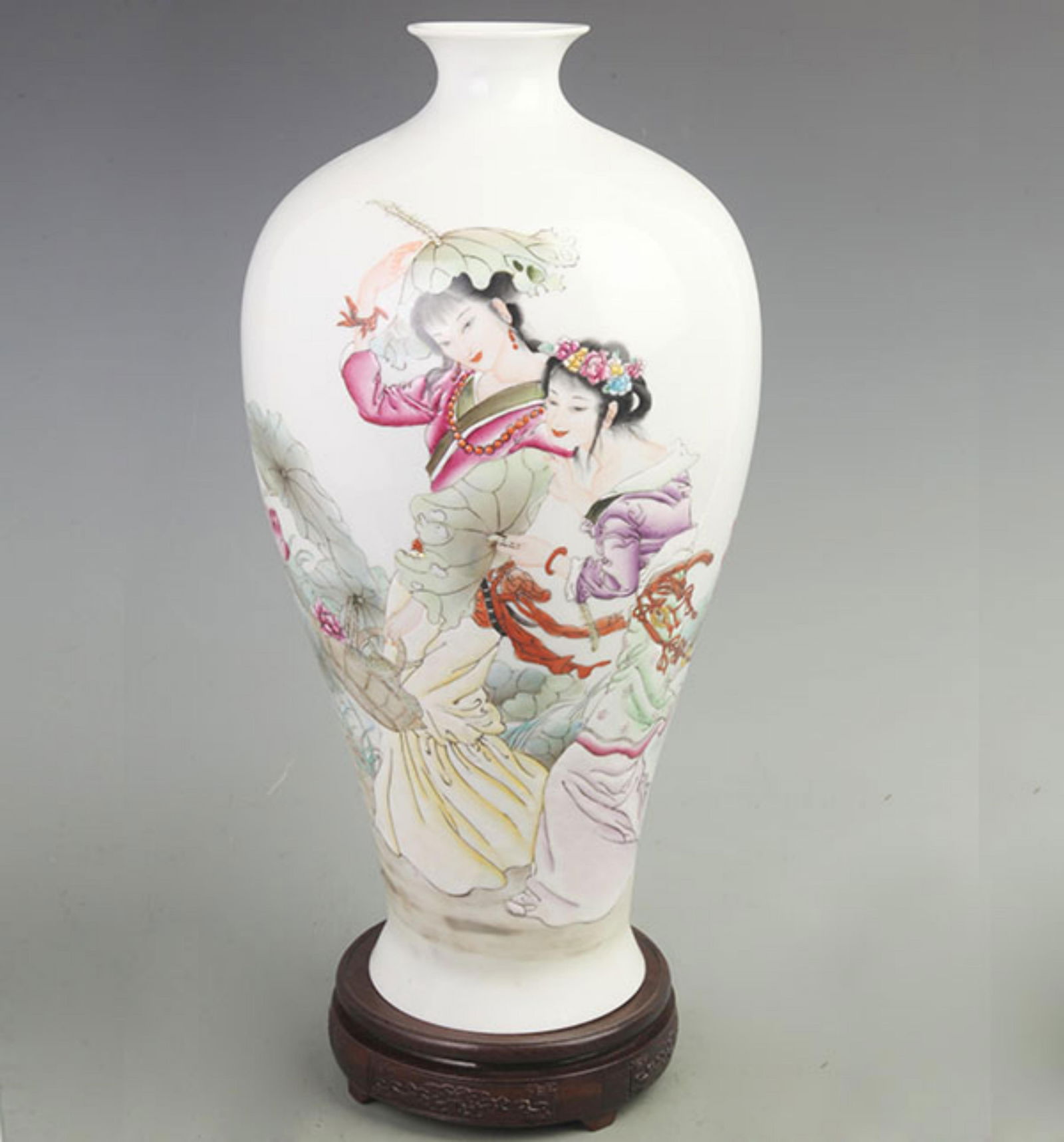 JING DE ZHEN WANG HUAI HAO MARK PORCELAIN MEI PING PORCELAIN VASE: Modern; High: 18 inch; Diameter: 8 inch;