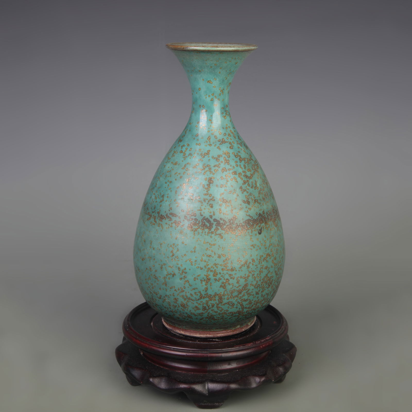 JUN KILN YU HU CHUN STYLE OLD PORCELAIN VASE: Song Dynasty Style; High: 8.0 inch; Diameter: 2.5 inch