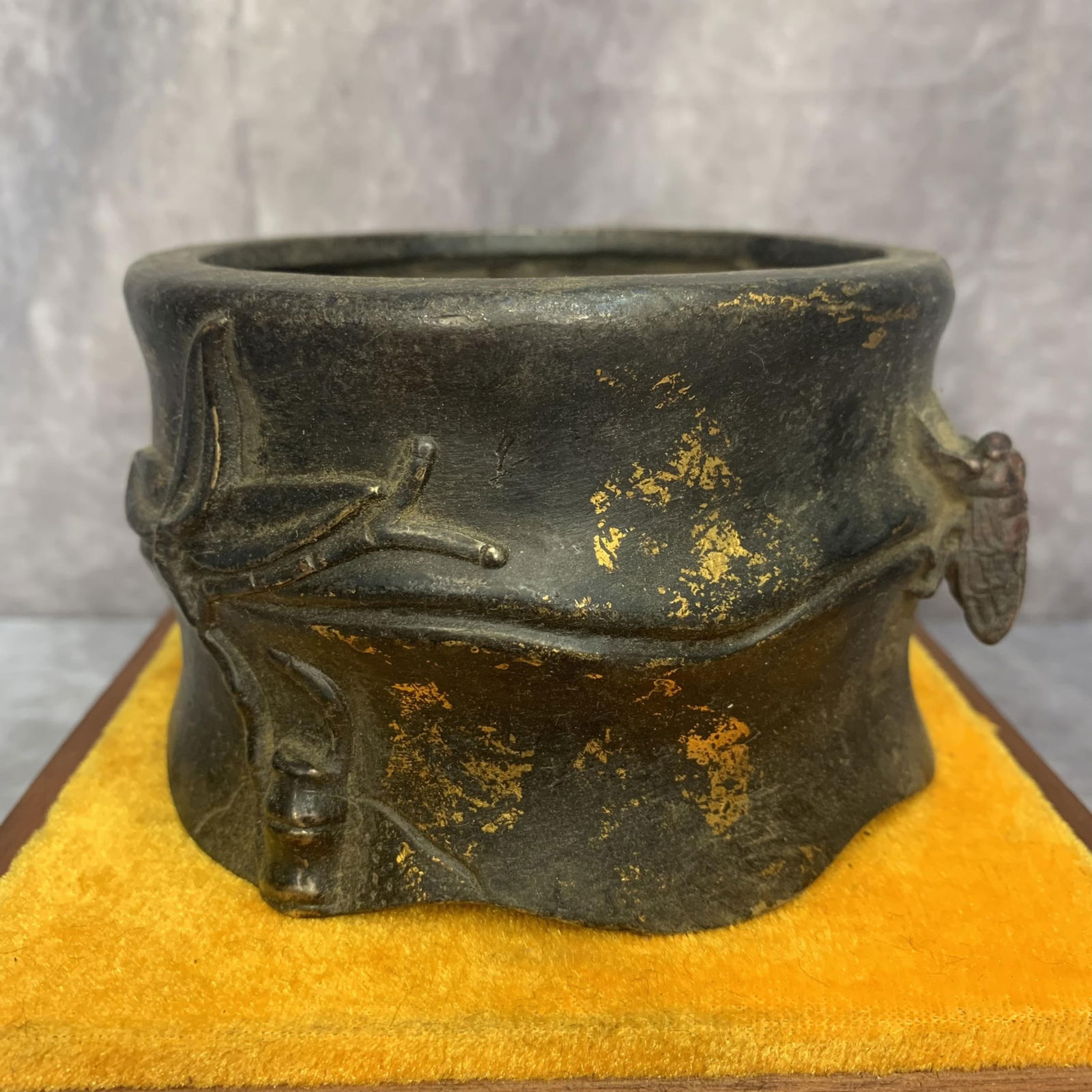 A FINE TREE TRUNK-STYLE BRONZE CENSER - 2