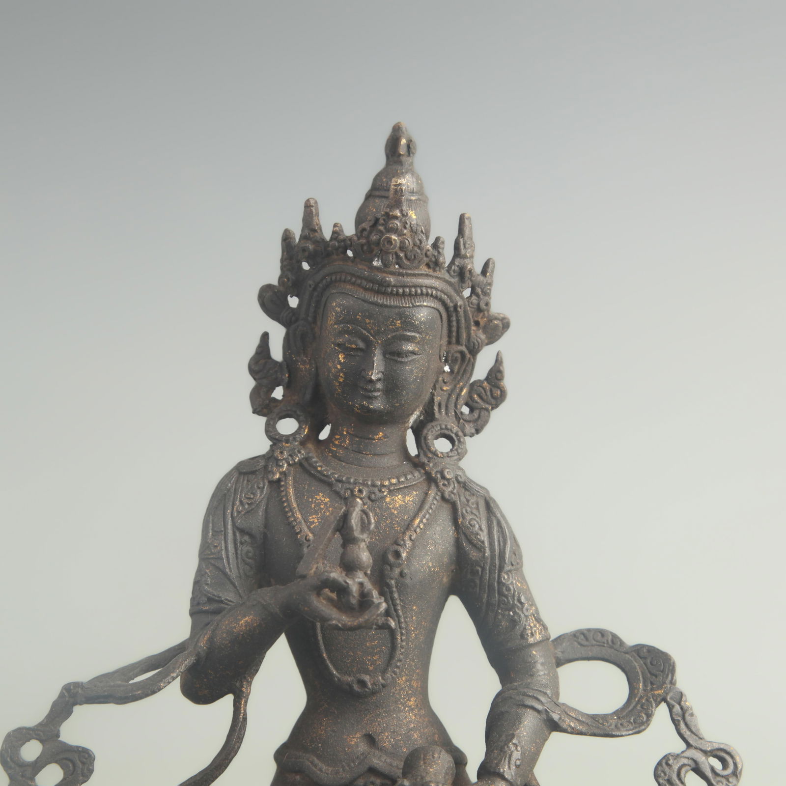 A FINE BRONZE VAJRA SCEPTER STATUE - 2