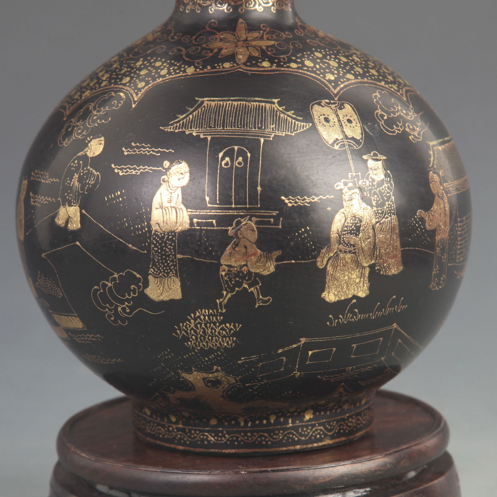 LARGE LACQUER VASE WITH GILT DECORATION - 3