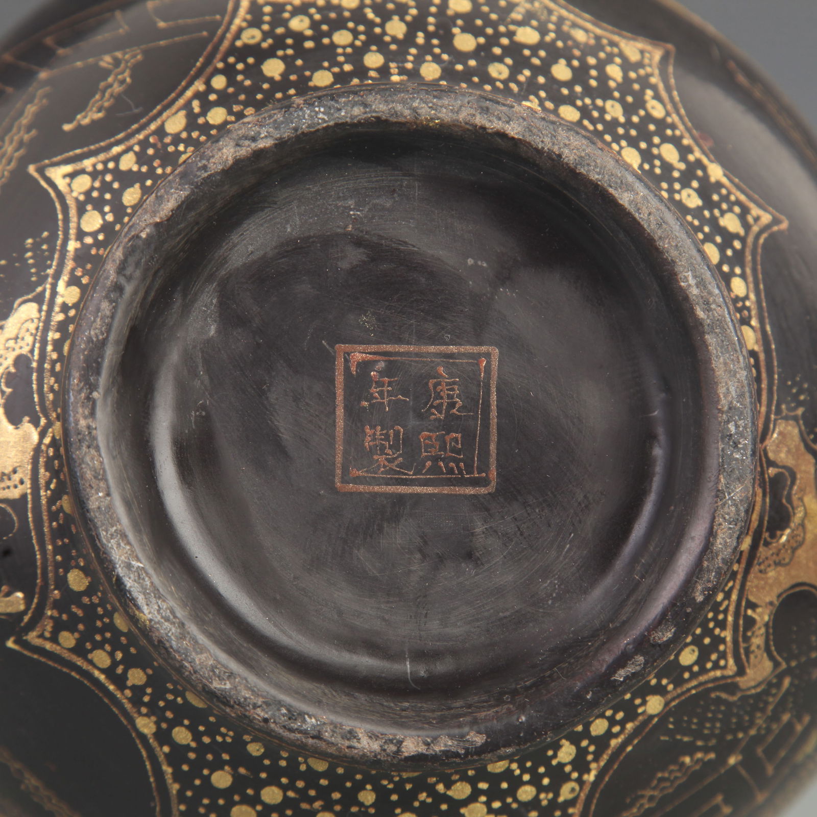 LARGE LACQUER VASE WITH GILT DECORATION - 5