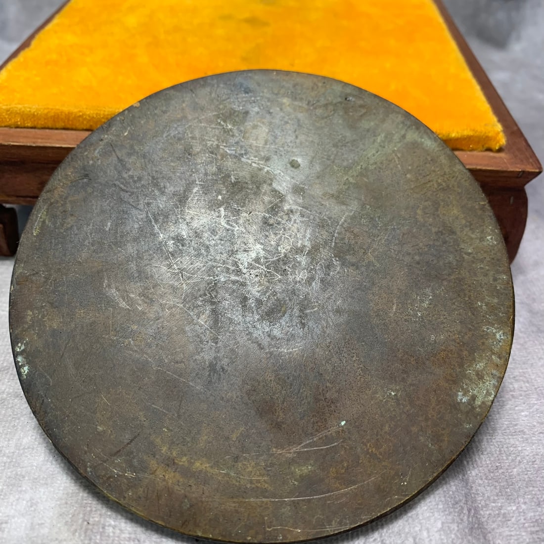 BRONZE MIRROR WITH AUSPICIOUS BEAST INSCRIPTIONS - 2