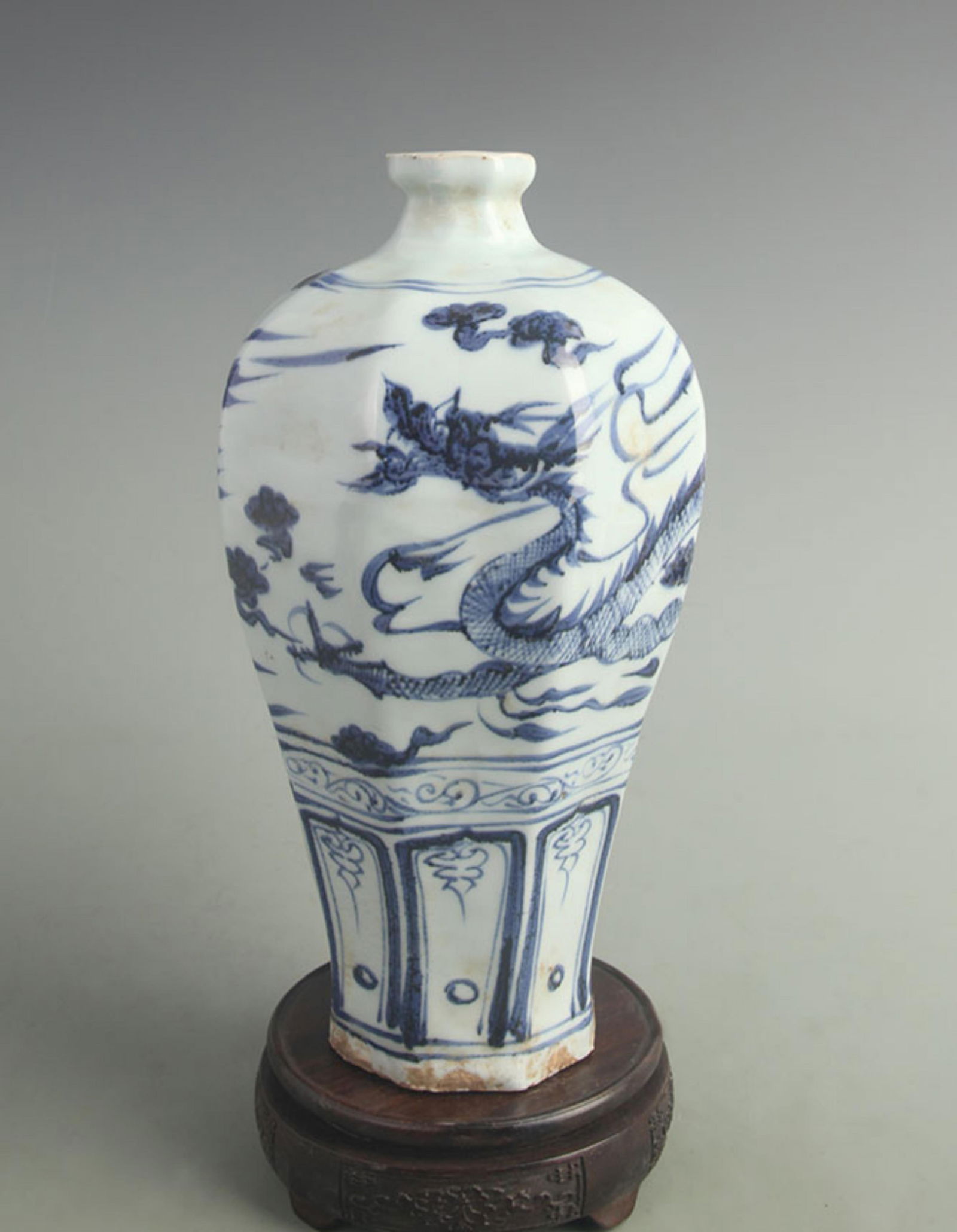 BLUE AND WHITE OCTAGONAL DRAGON PATTERN MEIPING VASE: Yuan Dynasty Style; High: 12.0 inch; Width: 6.00 inch