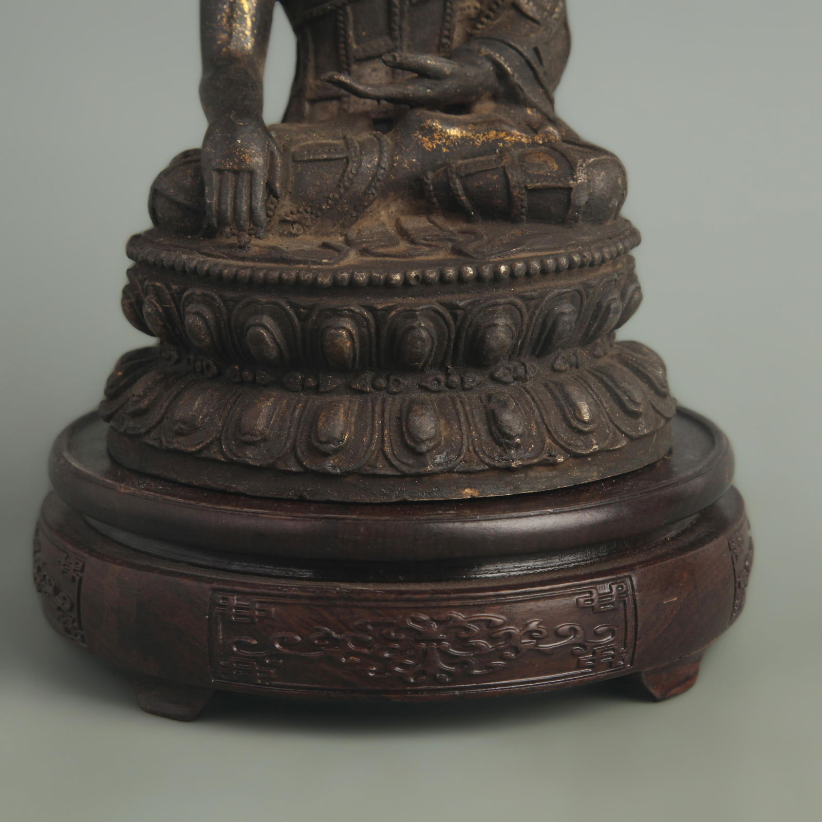 GILDED BRONZE SEATED SHAKYAMUNI STATUE - 3