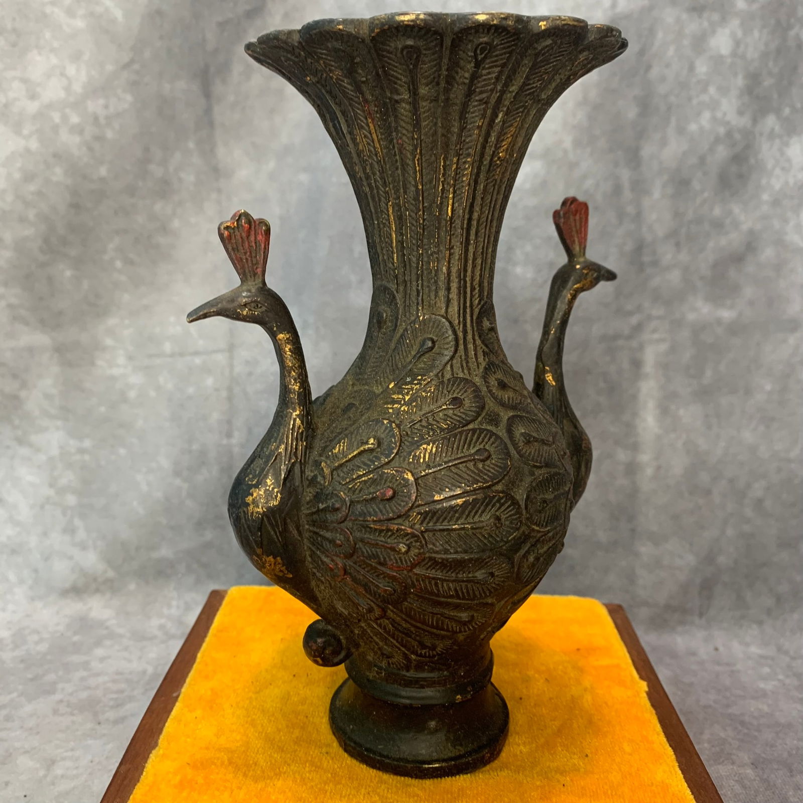 A FINE DOUBLE PHOENIX PATTERN BRONZE VASE - 5