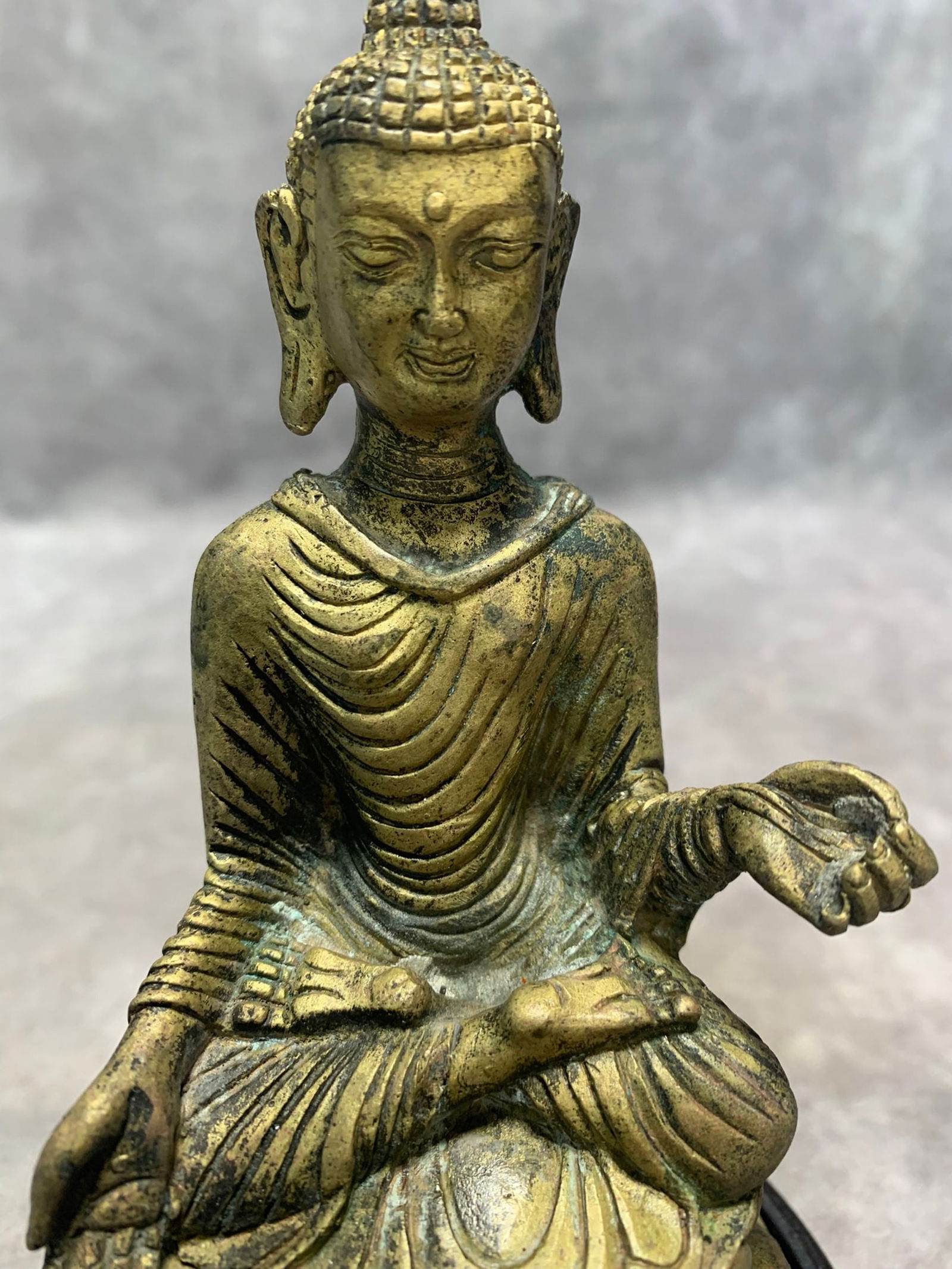 A FINE BRONZE BUDDHA STATUE - 2