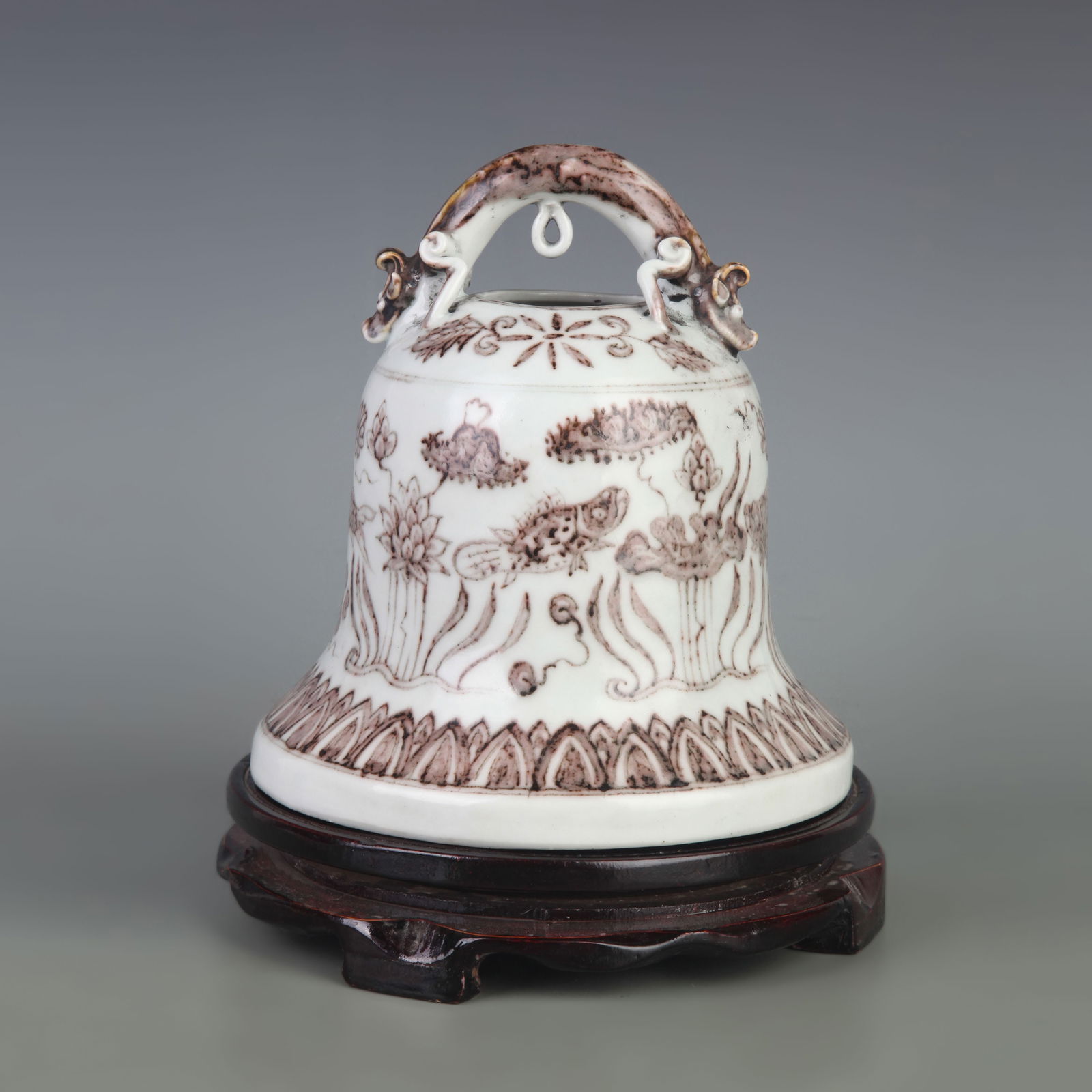 UNDERGLAZE RED FISH AND ALGAE PORCELAIN BELL: Ming Dynasty Xuan De Period; Diameter: 6.2 inch; High: 6.5 inch;