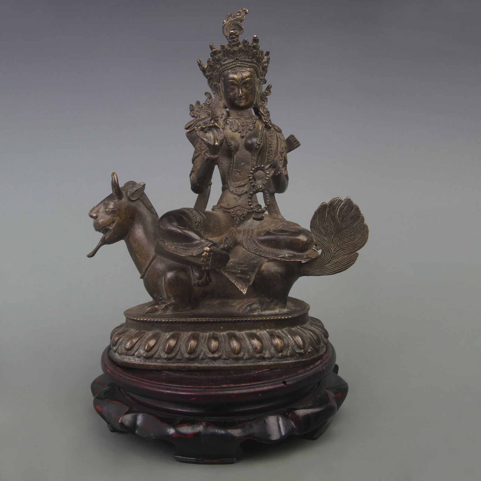 BRONZE STATUE OF THE GODDESS SHRI DEVI: Ming Dynasty; High: 9.5 inch; Width: 5.7 inch