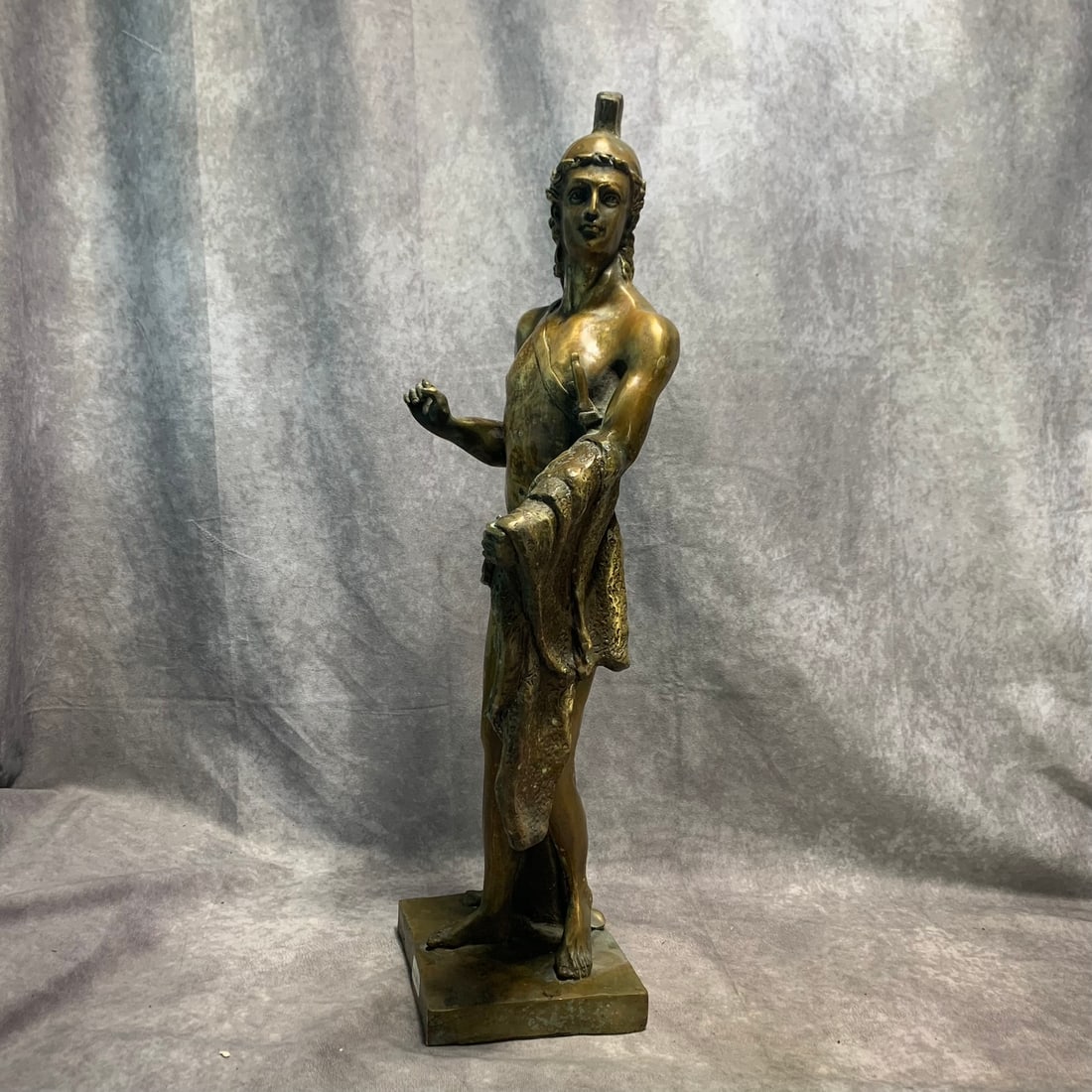 BRONZE FIGURE STATUE ORNAMENT: Modern; Long: 6.6 inch; Width: 23.2 inch;