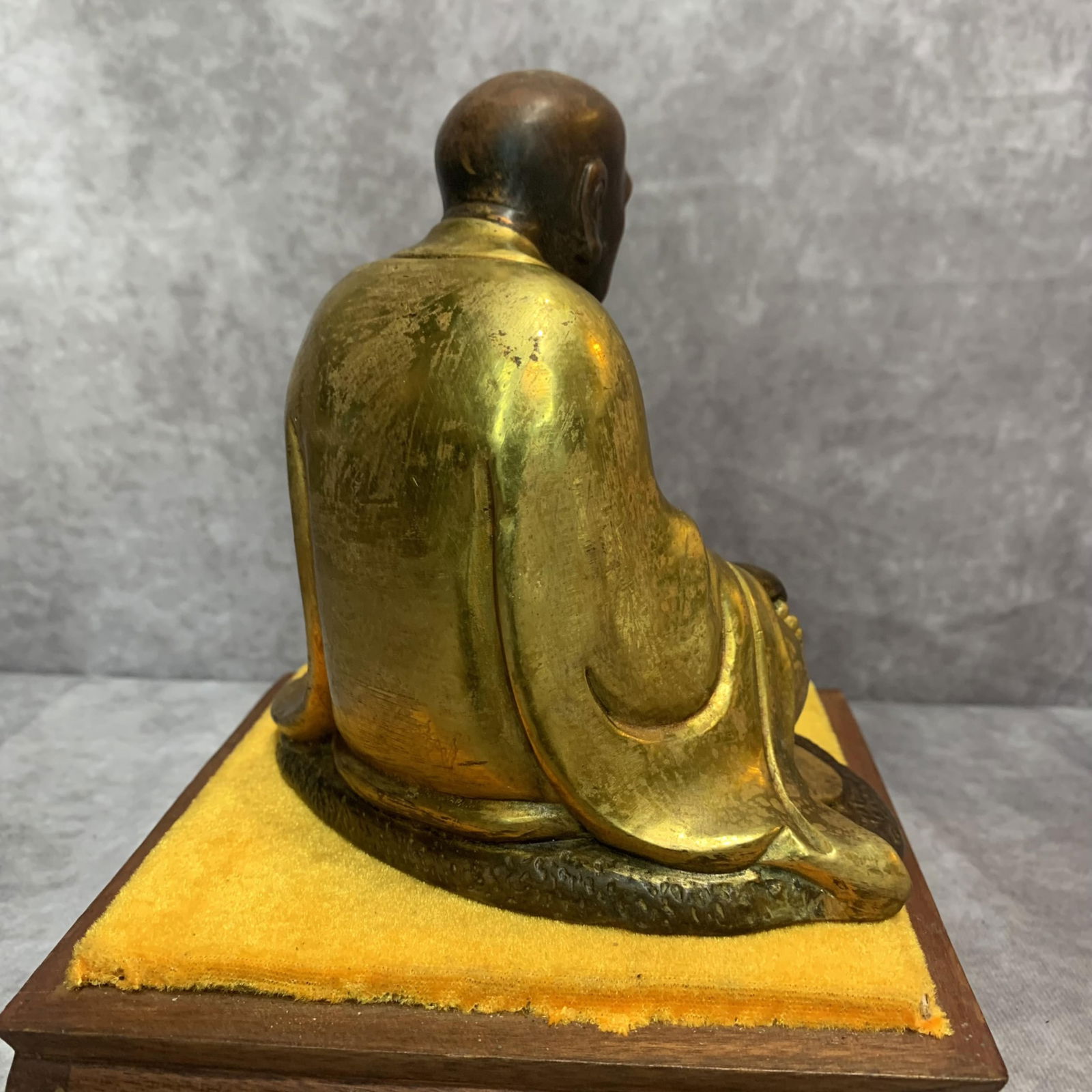 A FINE BRONZE LU HAN STATUE - 5