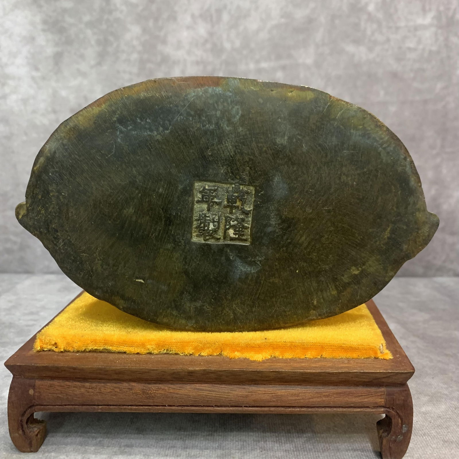 A FINE BRONZE LU HAN STATUE - 7