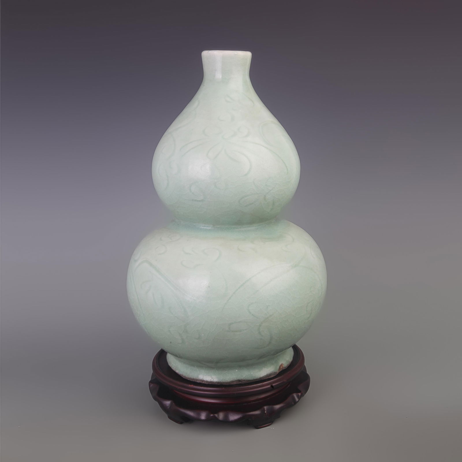 A LIGHT BLUE GLAZED FLOWER PATTERN CALABASH BOTTLE - 4