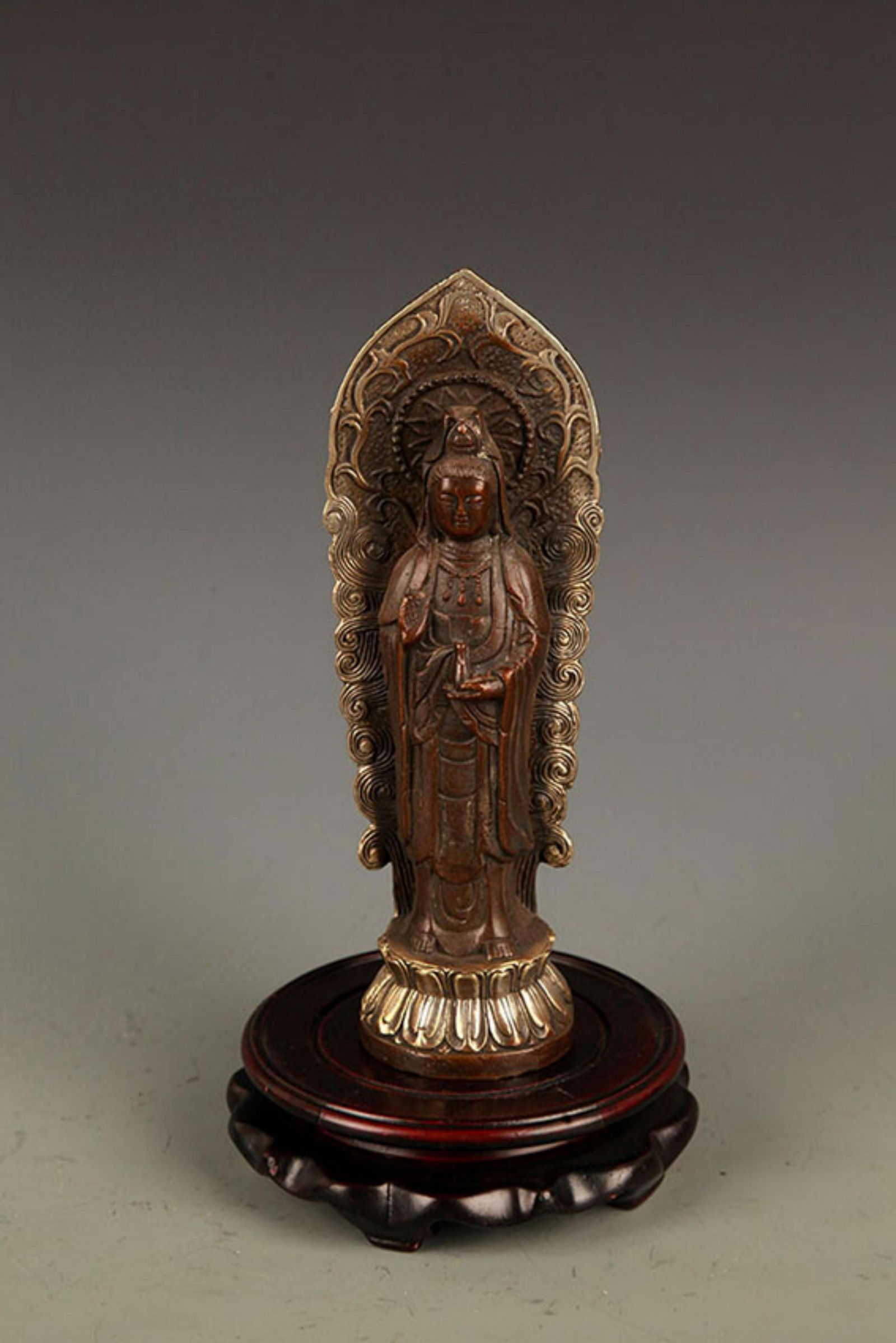 A FINELY MADE GUAN YIN FIGURE WITH HOLLOW: 20th Century; High: 8.2 inch; Width: 2.75 inch;
