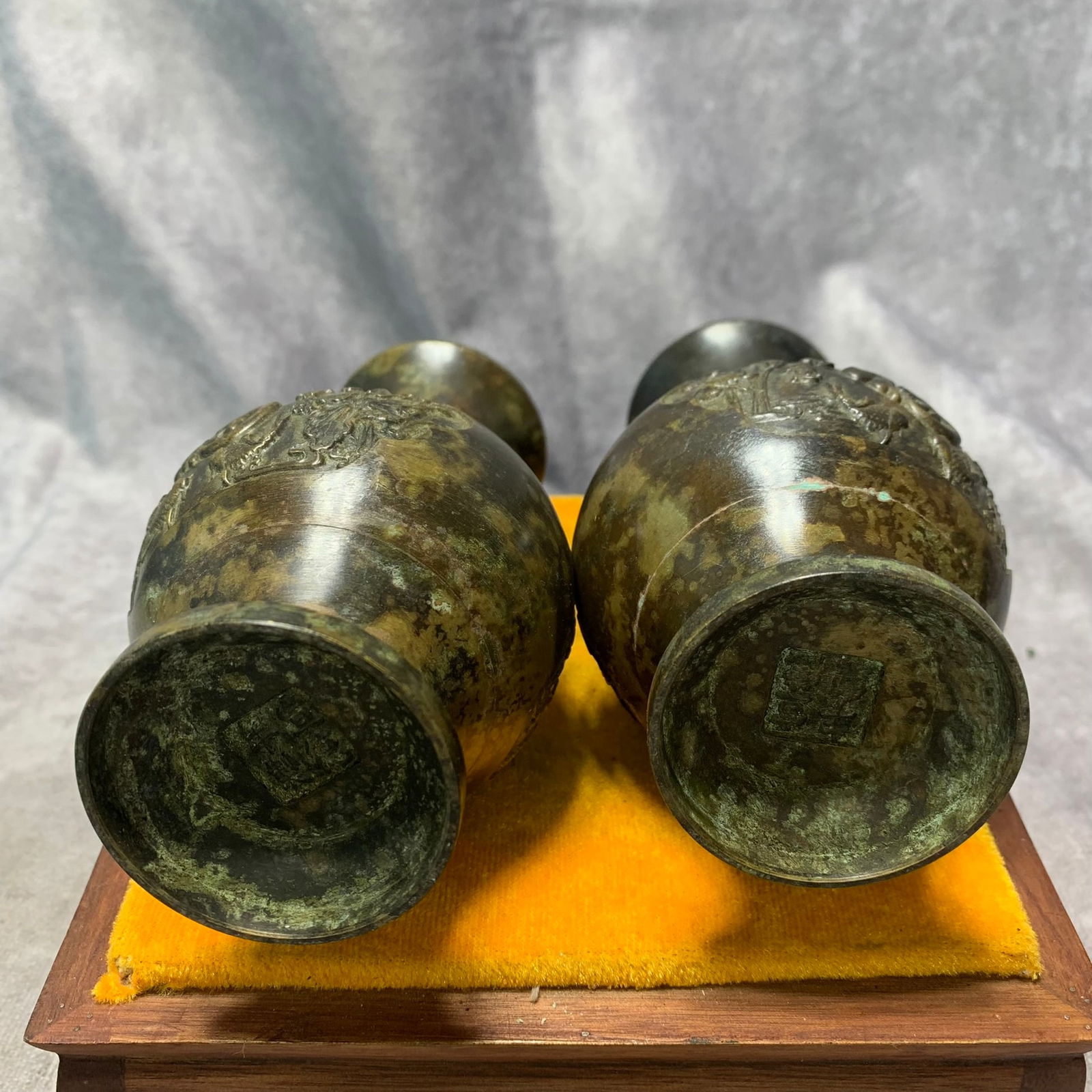 XUAN DE MARKED BRONZE FORTUNE PATTERN VASE - 2