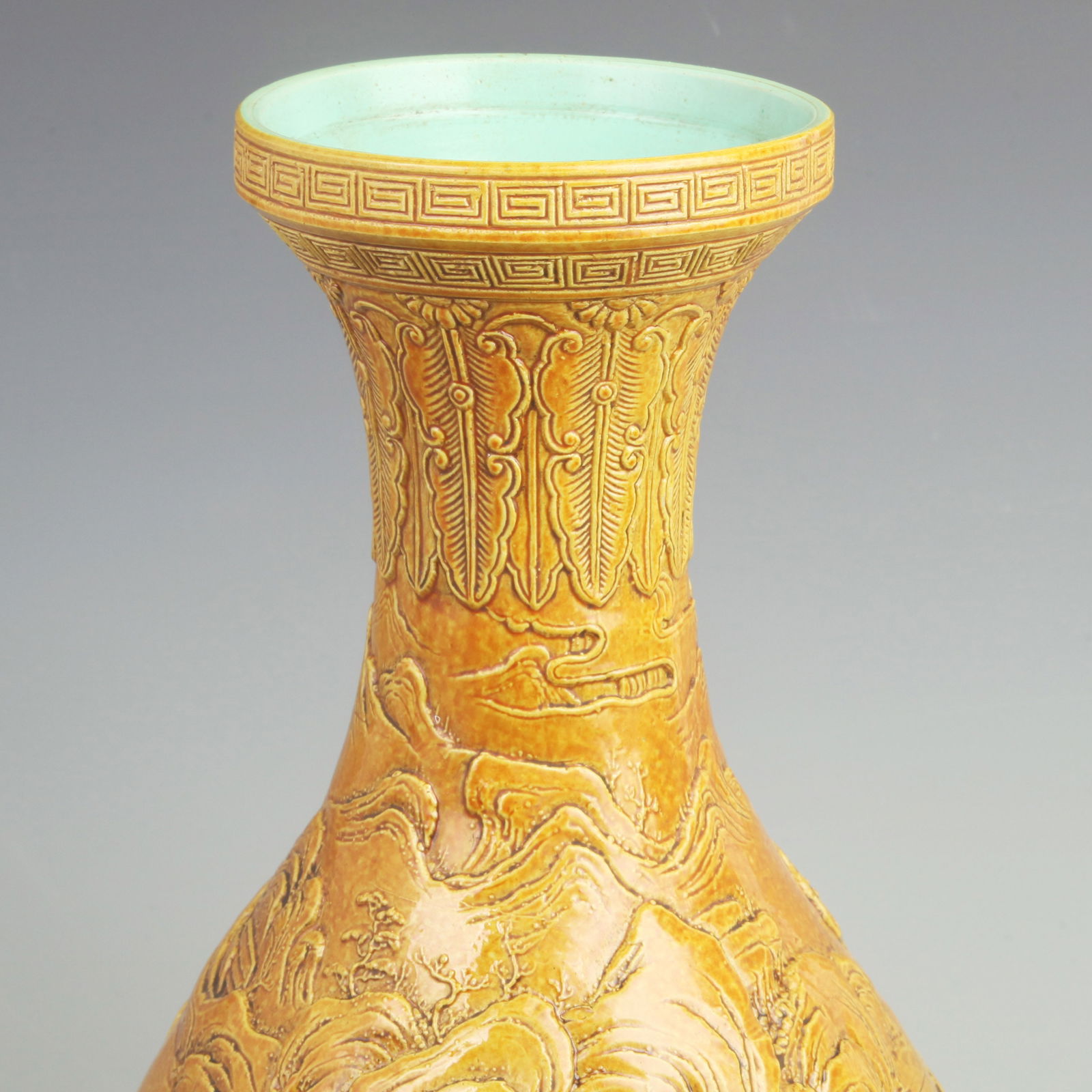 YELLOW GROUND CARVED LANDSCAPE PATTERN VASE - 3