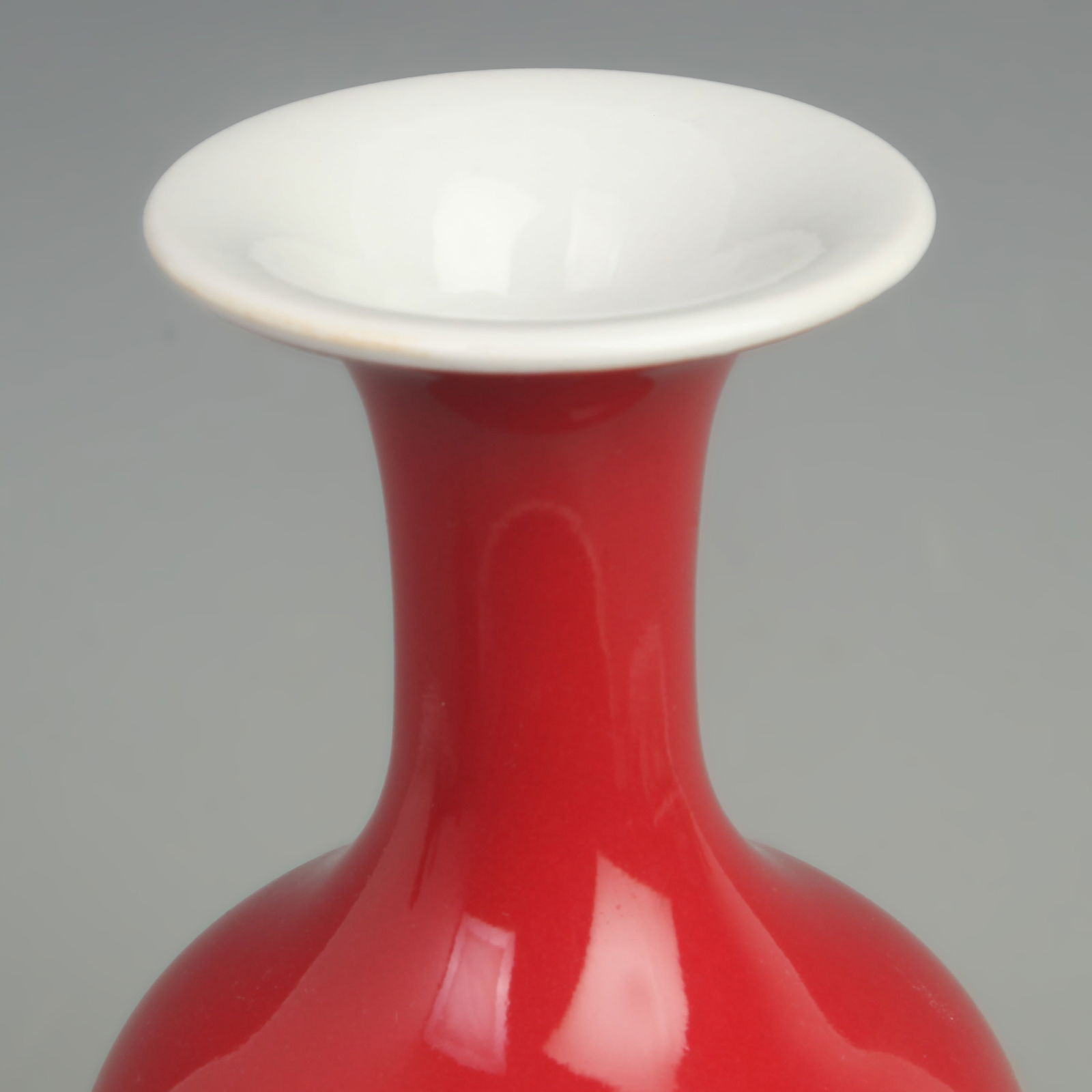 LANG YAO RED GLAZED WILLOW LEAF VASE - 2