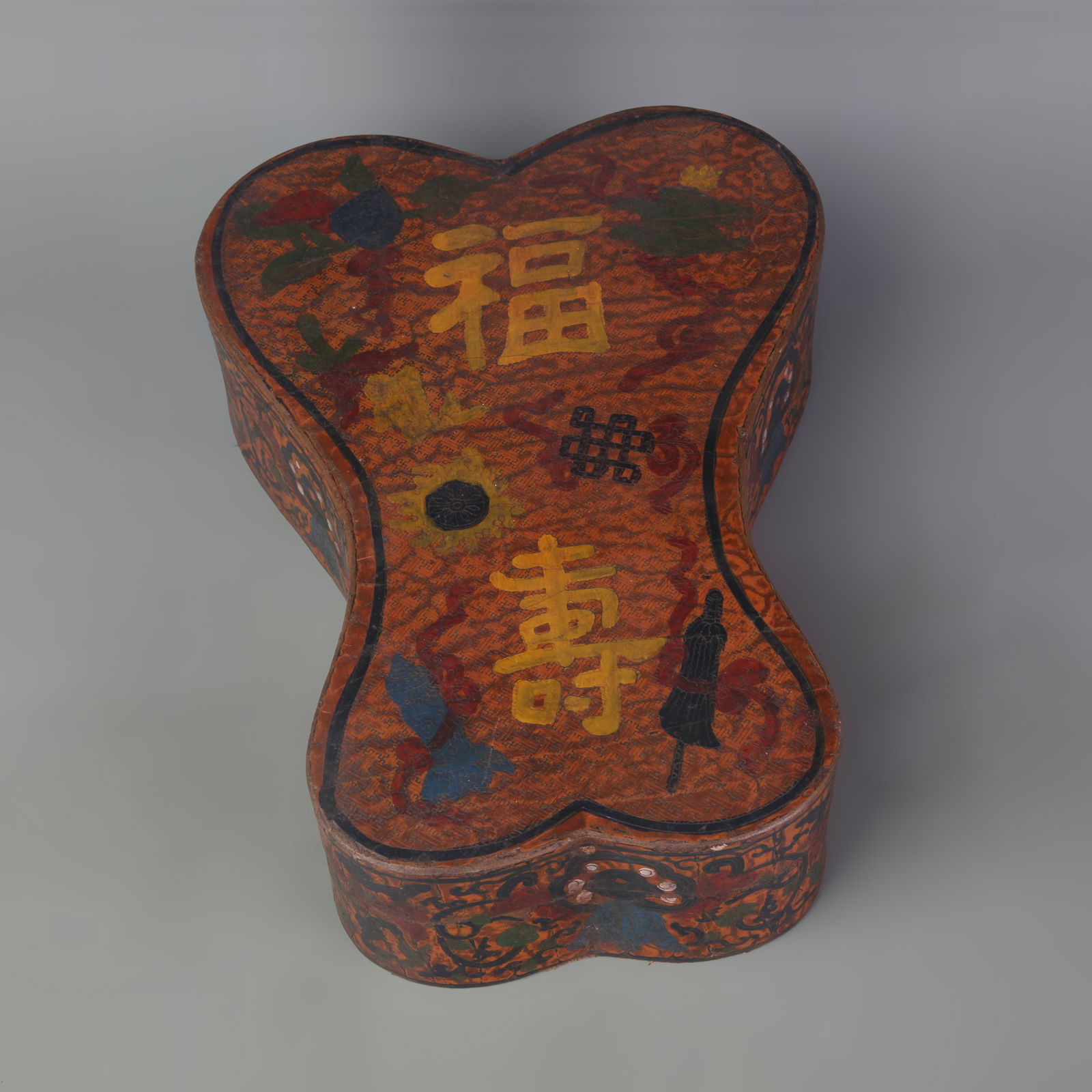 OUTLINED FAN-SHAPED BOX WITH AUSPICIOUS PATTERNS: Qing Dynasty; Long: 11.8 inch; Width: 7.8 inch; High: 2.8 inch