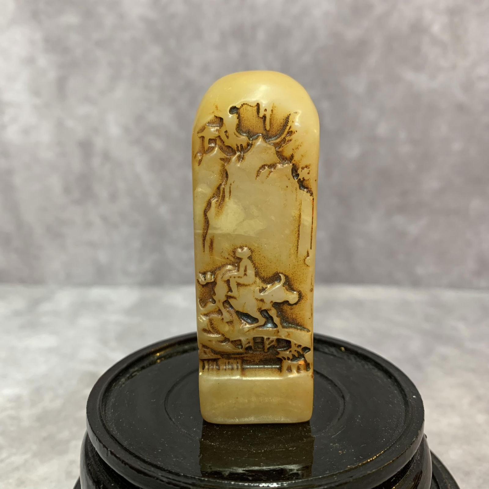 A FINELY CARVED SHOU SHAN STONE MADE SEAL: Modern; High: 3.0 inch Width: 1.0 inch Diameter: 1.0 inch