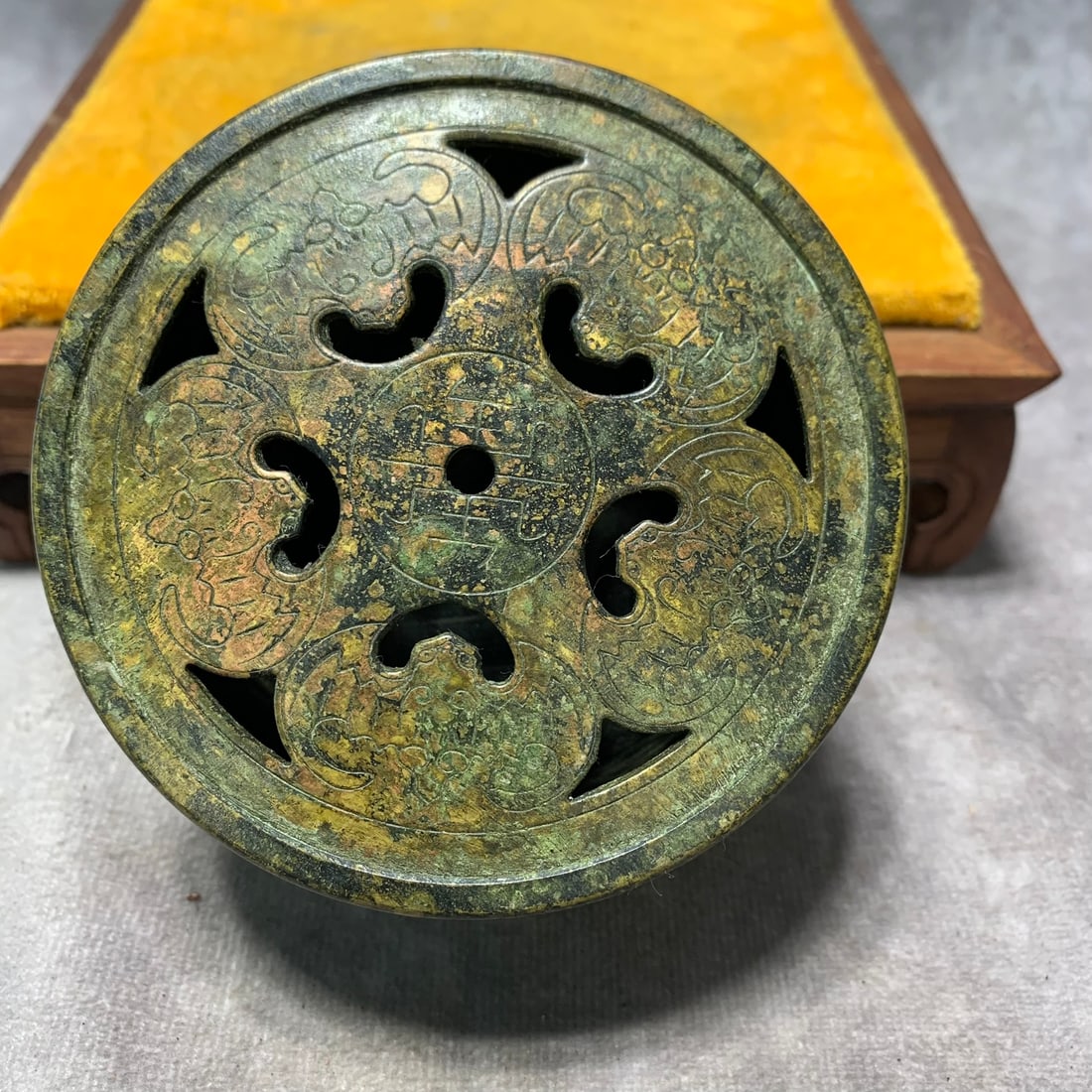 BRONZE INCENSE BURNER WITH AUSPICIOUS PATTERNS - 2