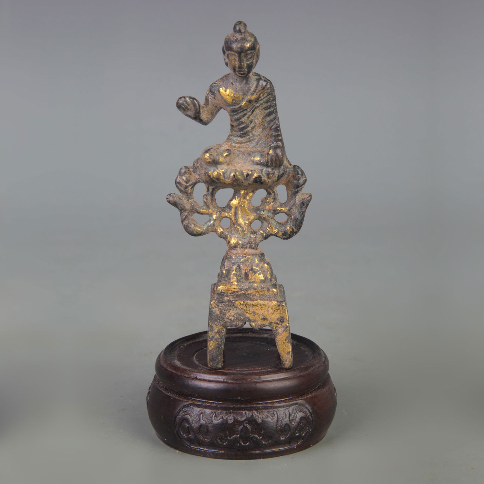FINE TIBETAN BUDDHIST STATUE: Qing Dynasty; Width: 1.8 inch; High: 4.2 inch