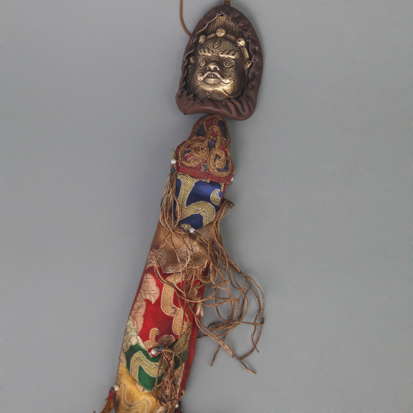 A FINE BRONZE TIBETAN BUDDHISM PENDANT: Qing Dynasty, Long: 2.9 inch; Width: 2.0 inch;