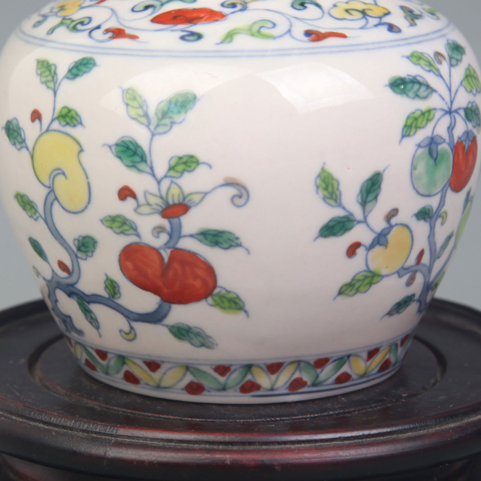 DOUCAI FLORAL AND FRUIT PATTERN SMALL JAR - 3