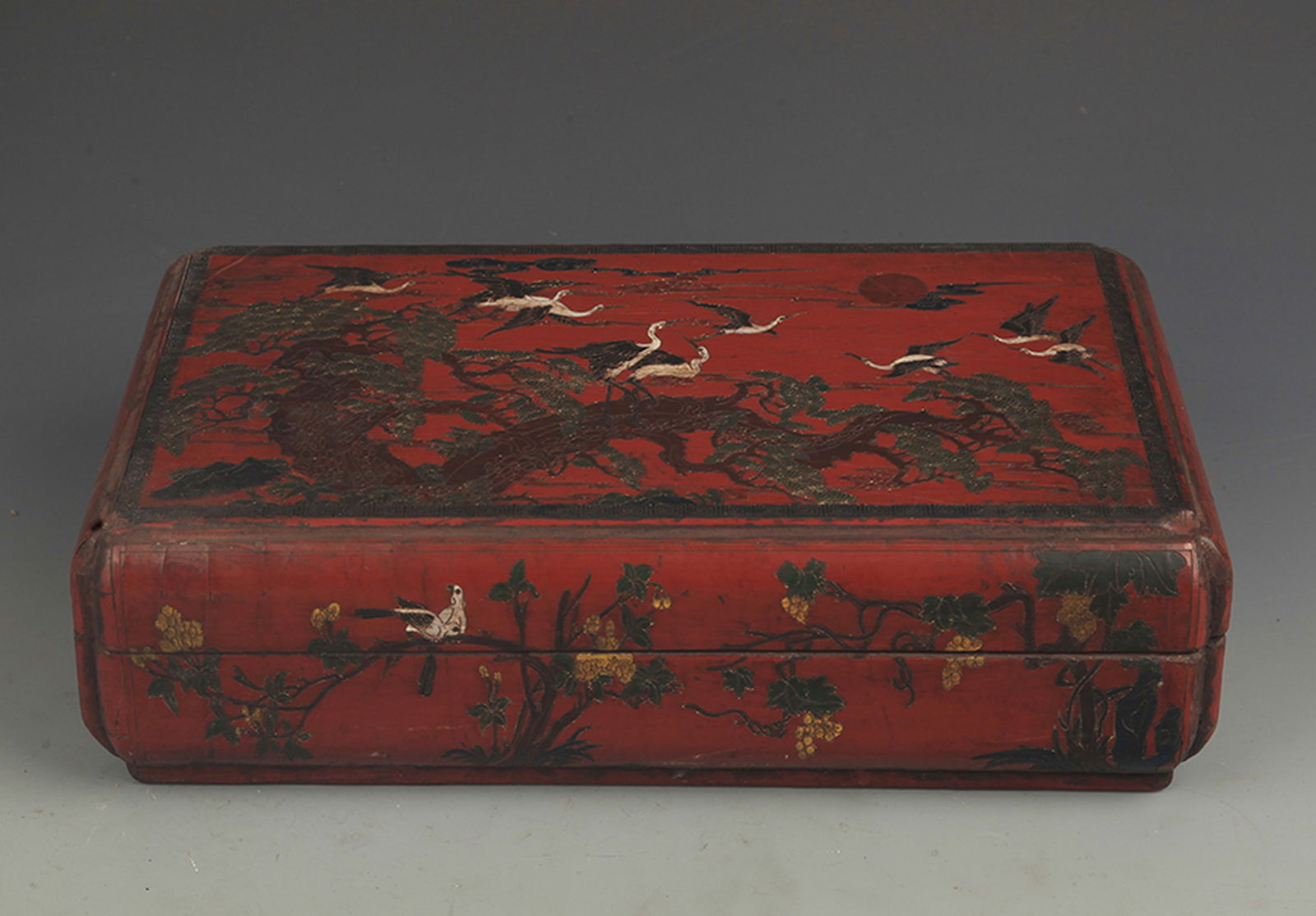 RARE GILT-LACQUERED WOOD CRANE PAINTED BOX: Qing Dynasty, High: 3.25 inch; Width: 7.5 inch; Long: 11.75 inch;