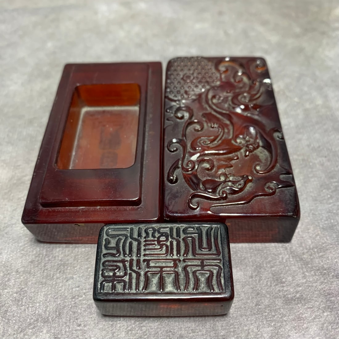 A FINE CELLULOID SEALS WITH BOX - 3