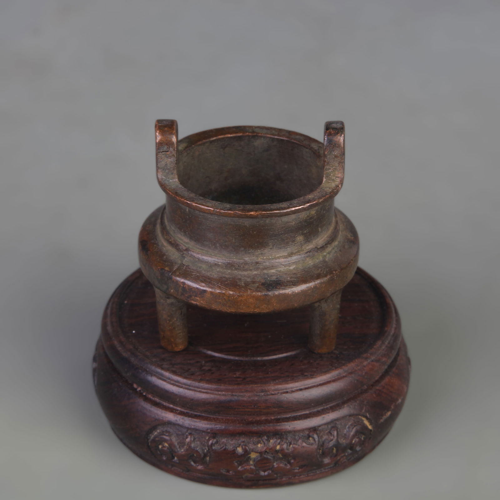 SMALL TRIPOD CENSER WITH UPRIGHT EARS - 2