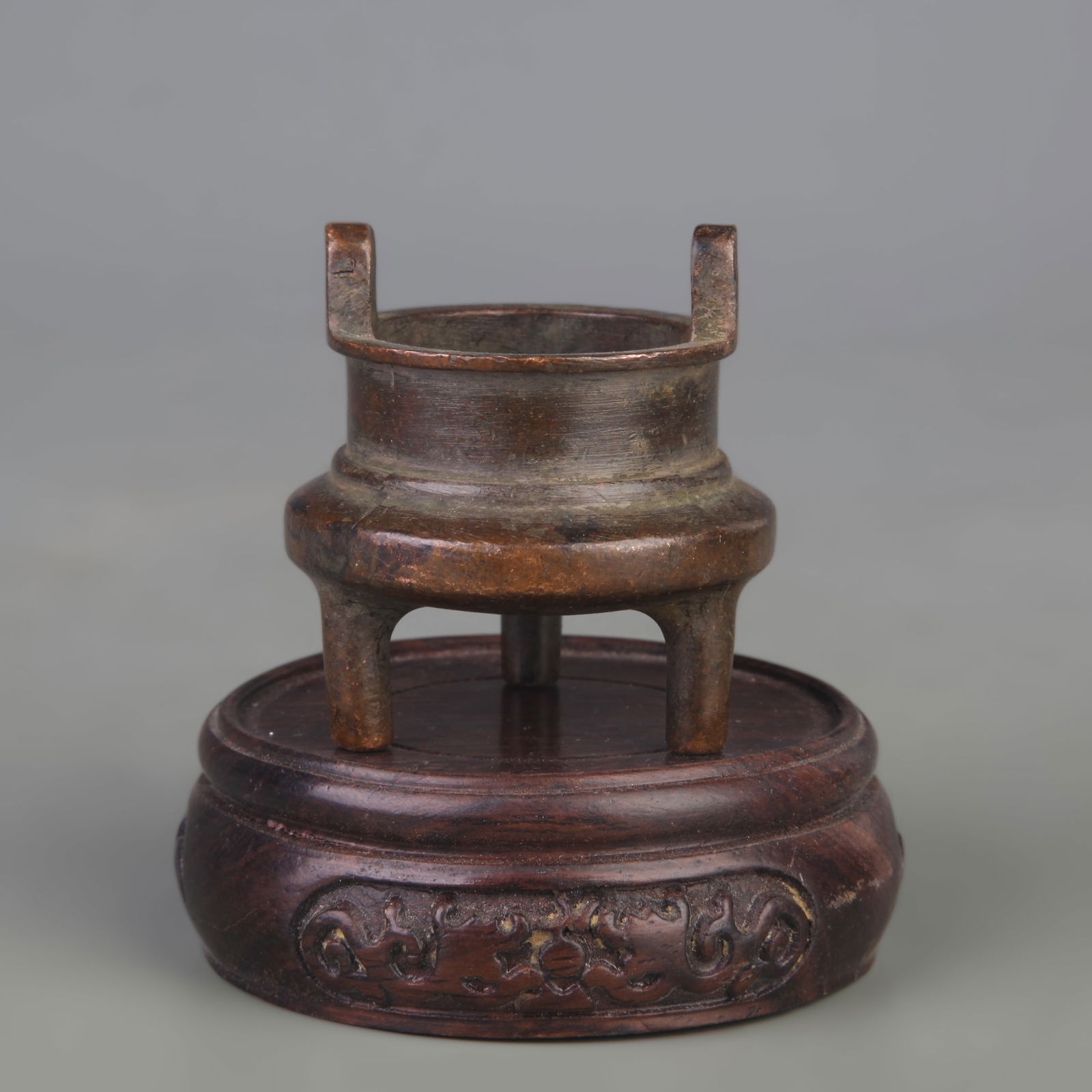 SMALL TRIPOD CENSER WITH UPRIGHT EARS - 3