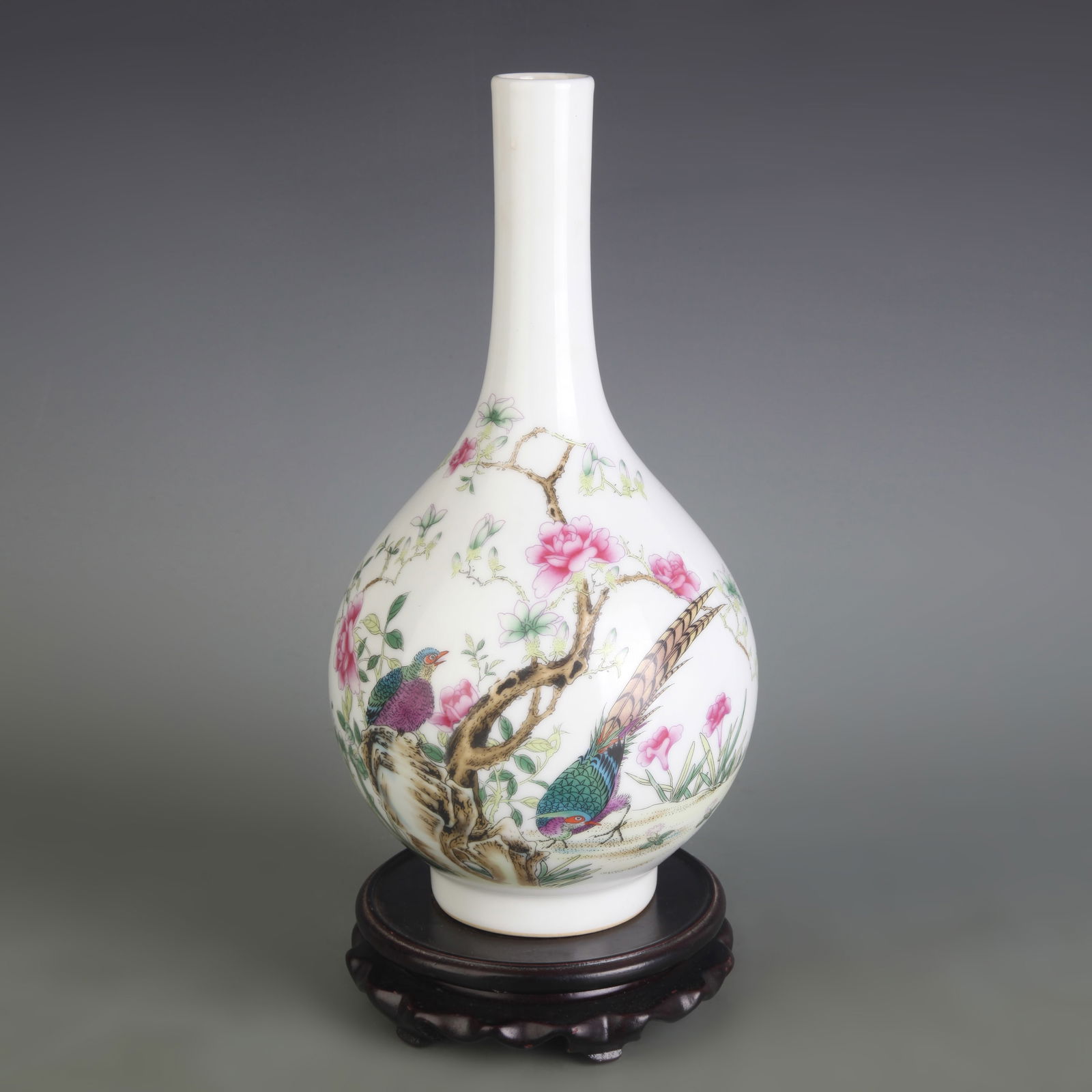FAMILLE ROSE BIRD PATTERN OLIVE-SHAPED PORCELAIN VASE: Qing Dynasty Yong Zheng Period; Diameter: 2.9 inch; High: 10.8 inch