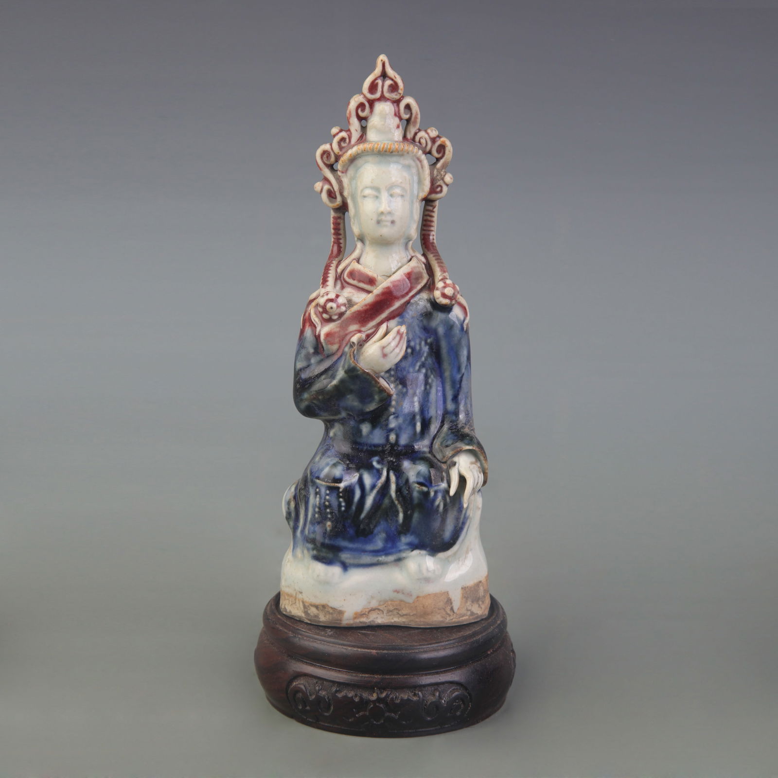 A FINE BLUE GLAZE PORCELAIN GUANYIN STATUE: High: 6.4 inch